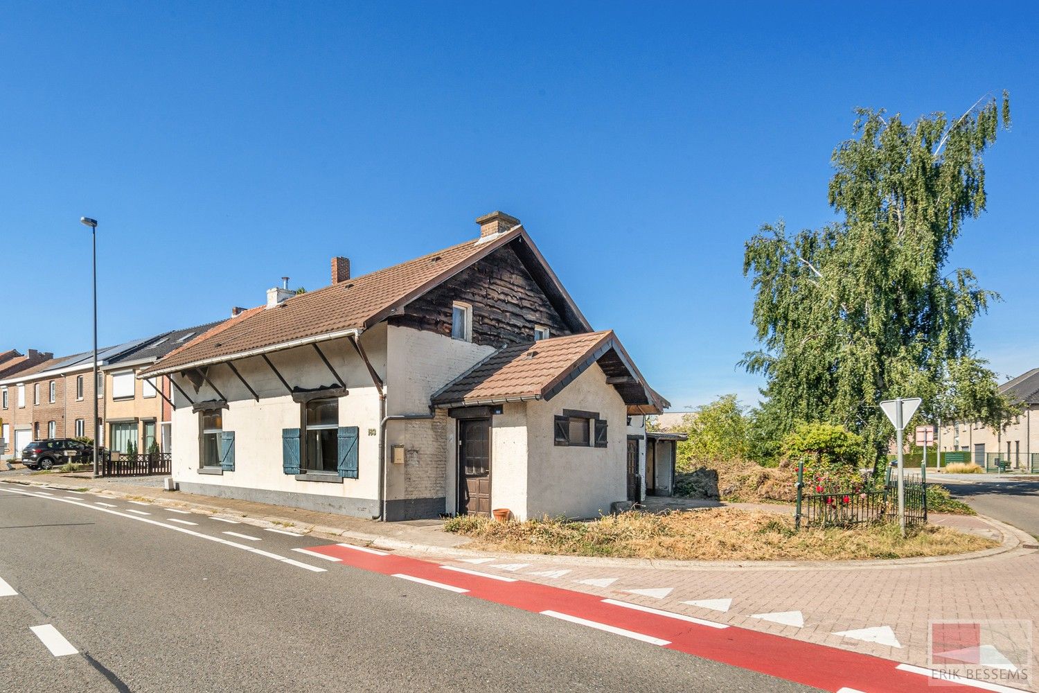 Charmante renovatiewoning met authentieke details en karaktervolle gevel. foto 23