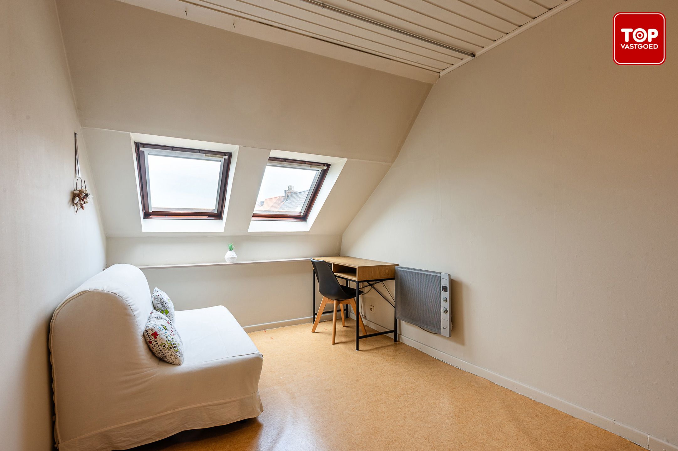 Instapklare woning met 2 slaapkamers en ruime koer in hartje Gentbrugge. foto 22