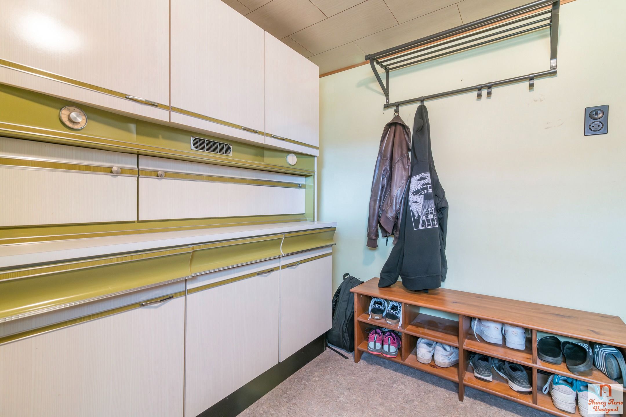 Split-level woning met veel ruimte en potentieel foto 17