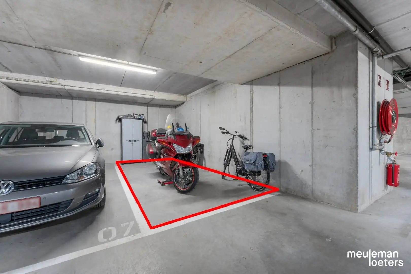 Recent appartement met twee ondergrondse autostaanplaatsen foto 11