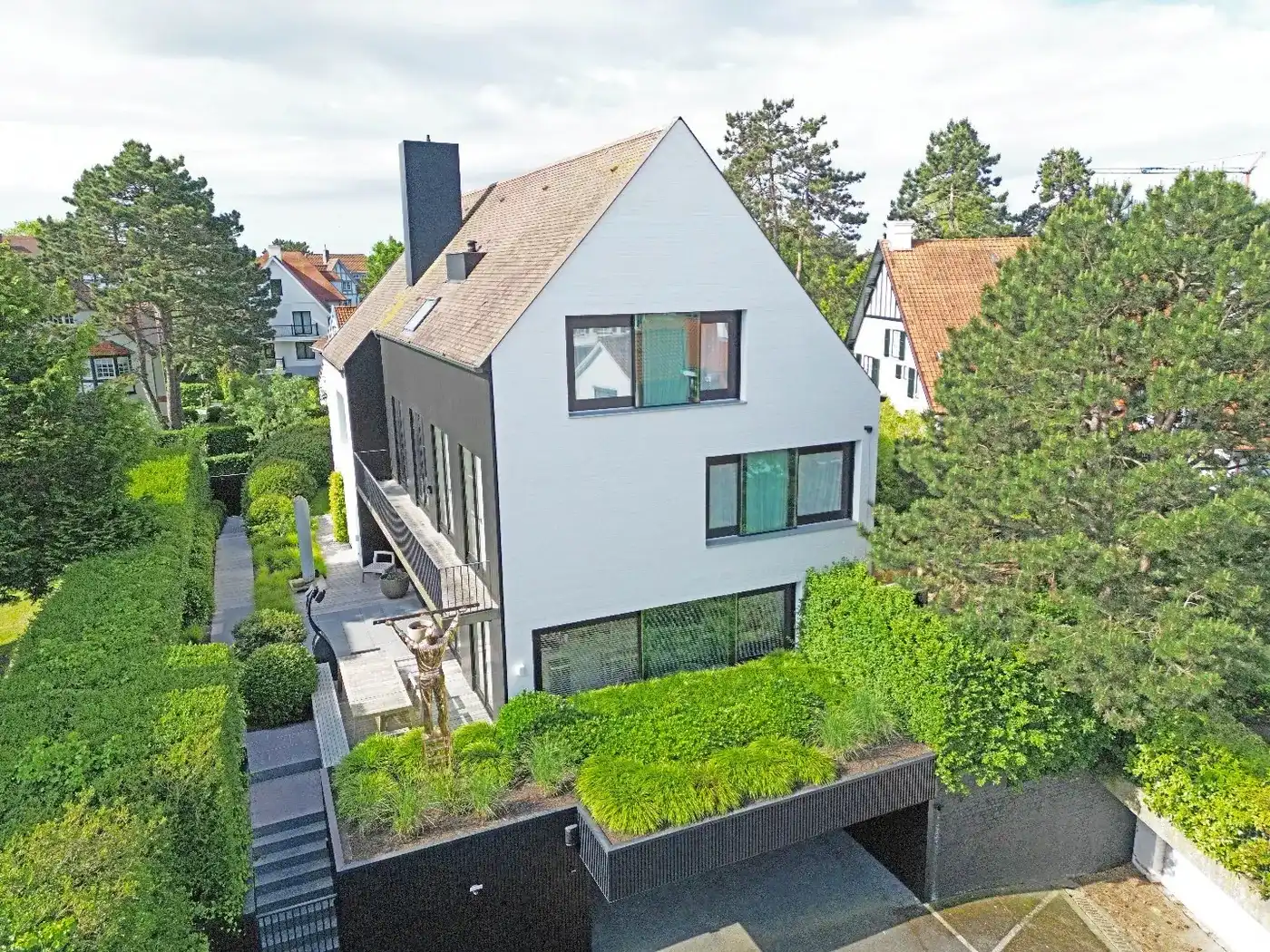 Exclusieve en zeer ruime villa gelegen in een paadje in het Zoute foto 5