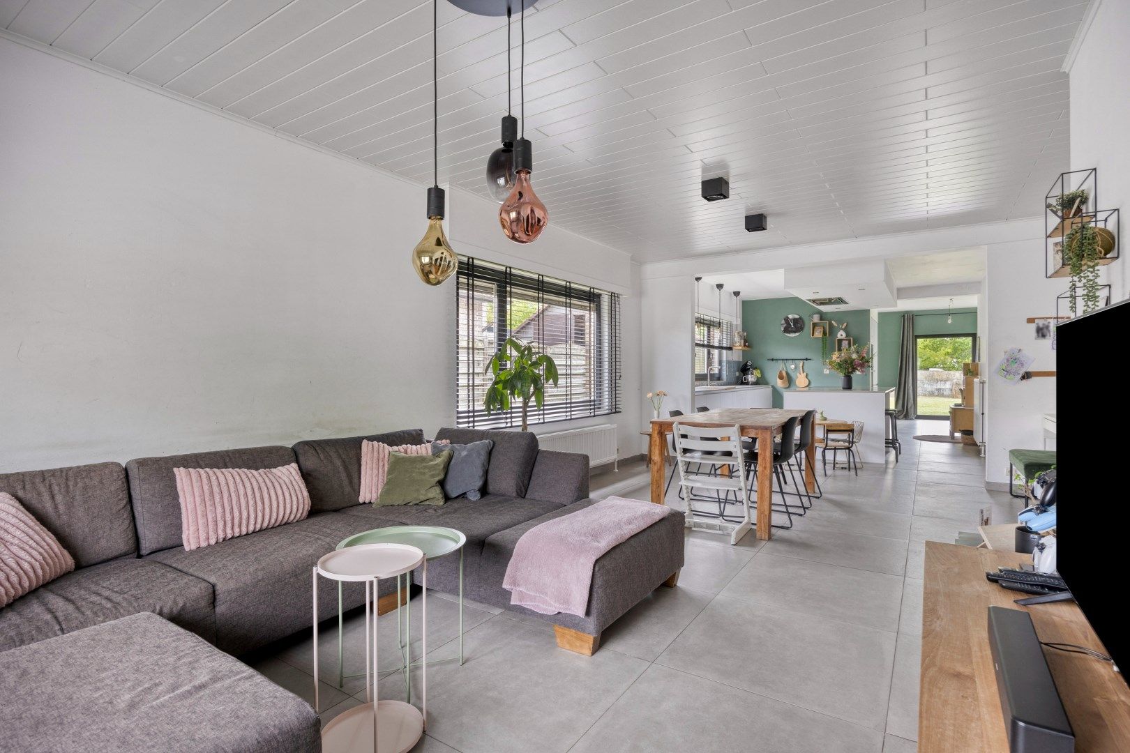 Woning met 4 slaapkamers op een ZW gericht perceel van 688 m² te St.-Jozef-Olen ! foto 3