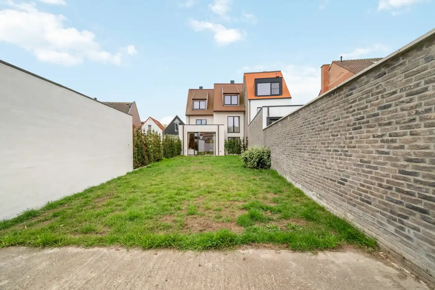 Instapklare ruime nieuwbouwwoning met 4 slaapkamers nabij het centrum en de markt van Knokke. foto 4