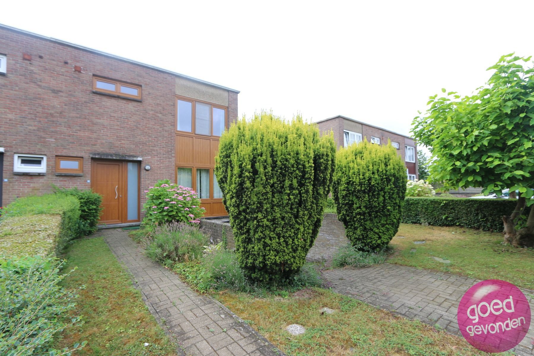 GEZINSWONING - HOB - 3 SLK - TUIN - TERRAS - GARAGE foto 2