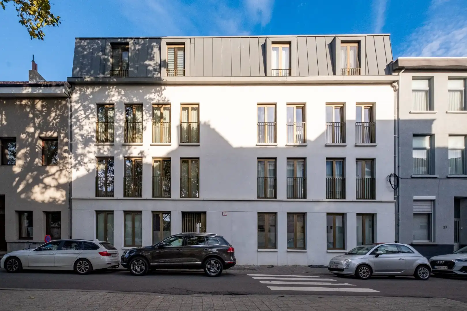 Een nieuwbouwwoning gelegen op het Antwerpse Zuid foto {{pictureIndex}}