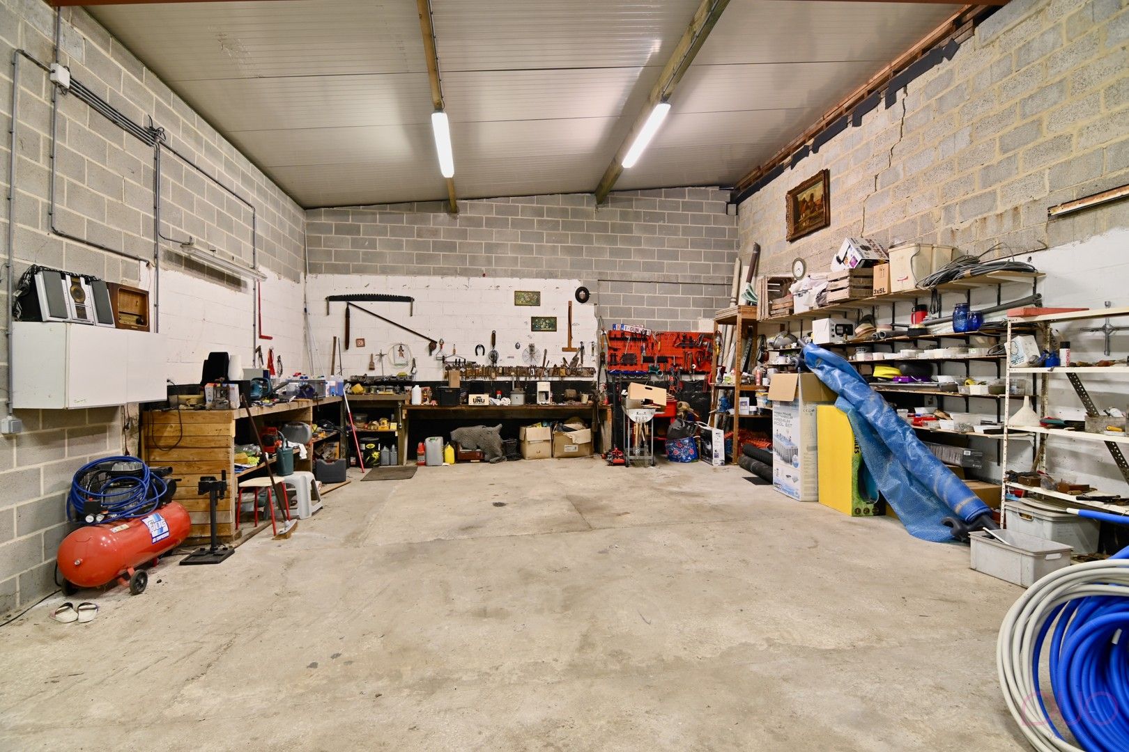 Ruime woning met 3 slaapkamers met uitbreidingsmogelijkheden. Achterliggend 3 garages en loods in Sint-Truiden foto 25