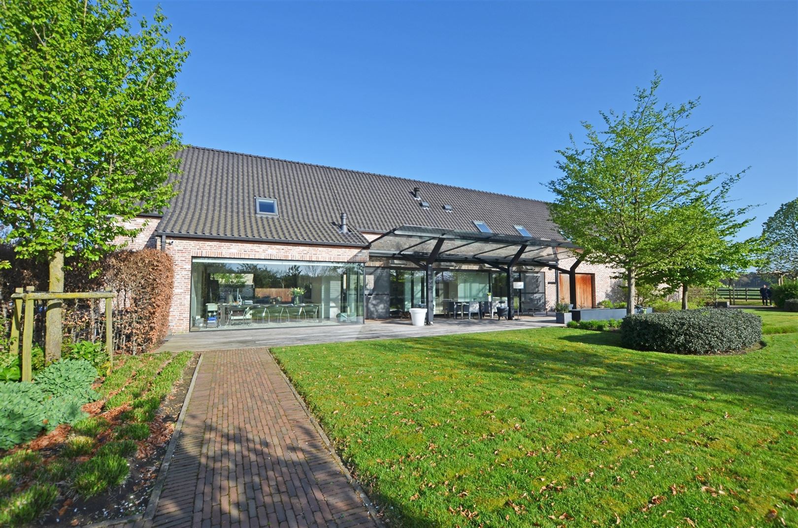 Trendy stijlvolle villahoeve met paardenaccommodatie op 3,5 ha foto 34