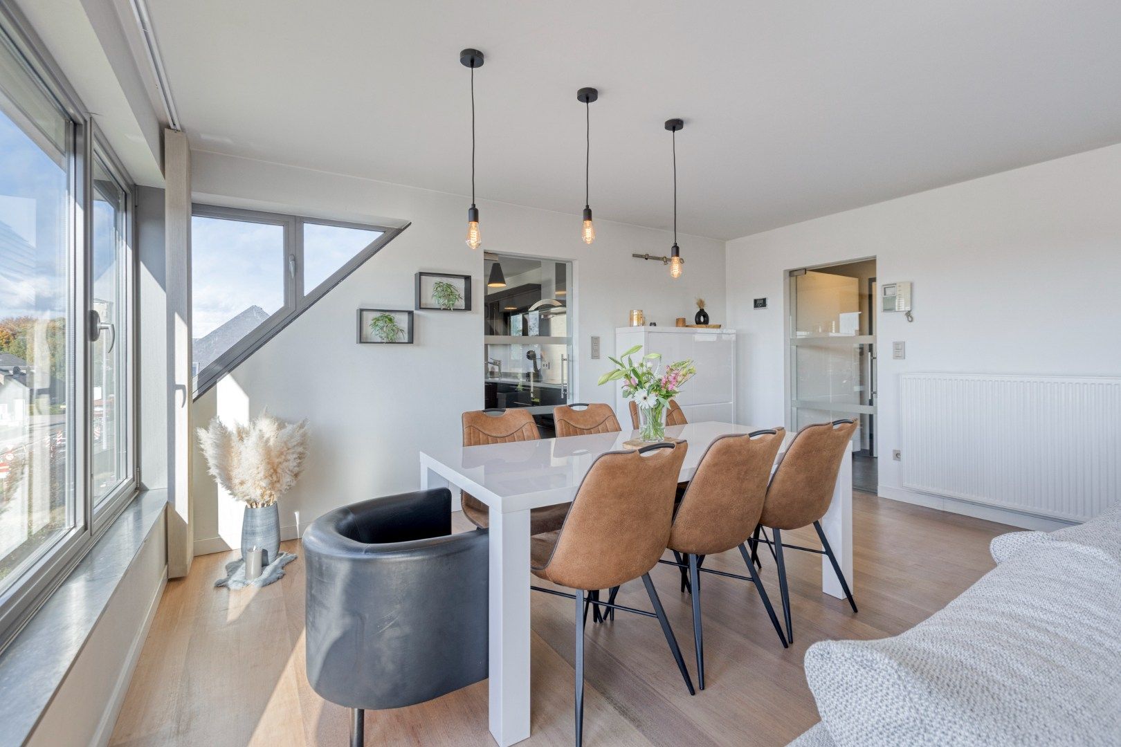 Ruim ingedeeld appartement met zonterrassen in het centrum. foto 5