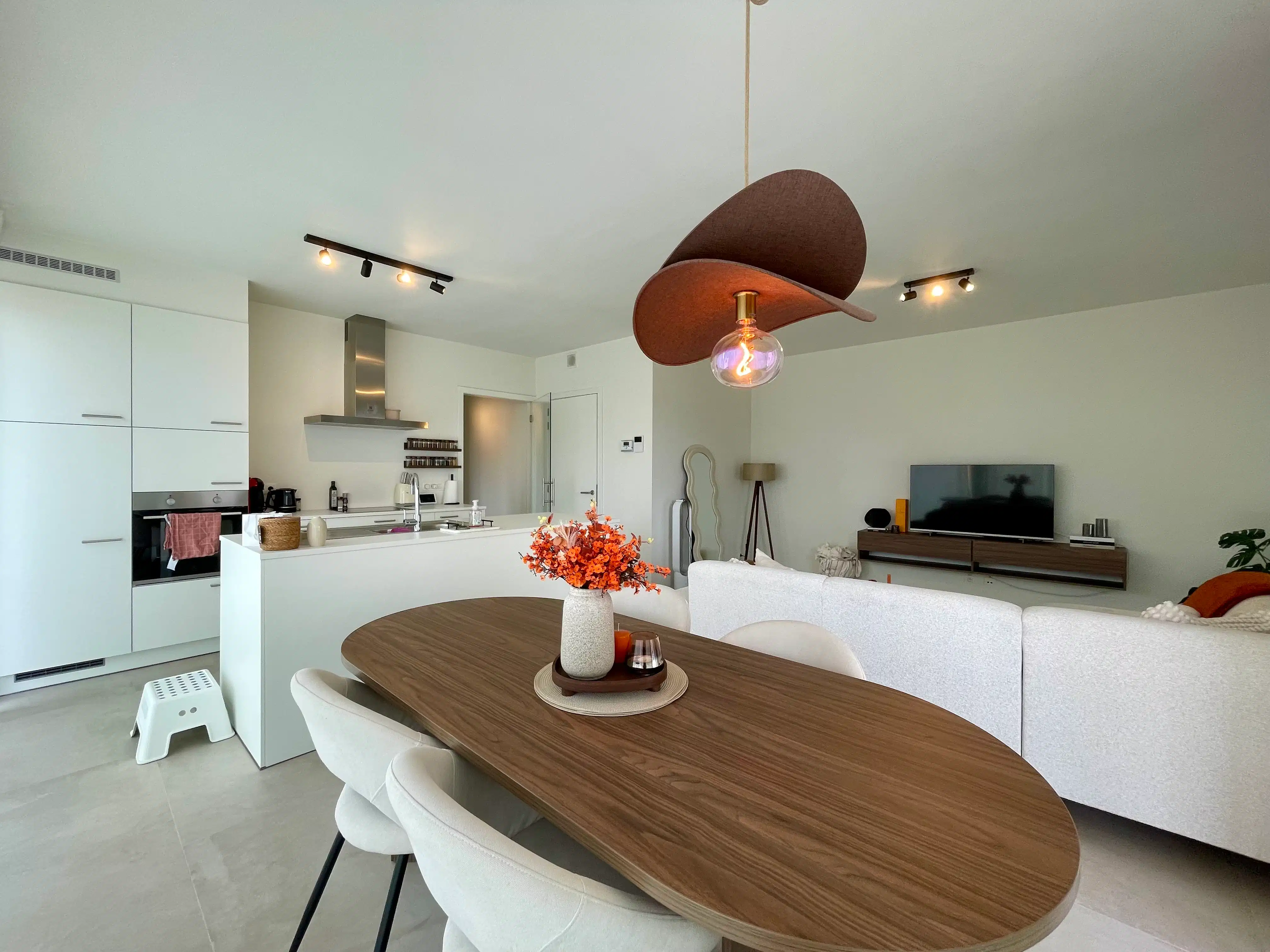 Nieuwbouwappartement met 1 slaapkamer, ruim terras en garage foto 15