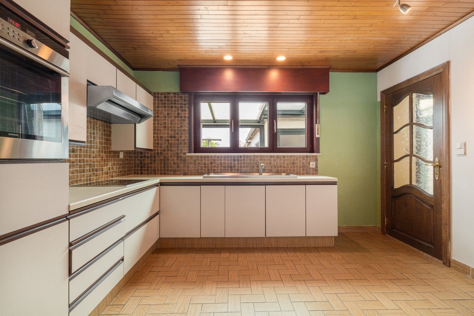Halfopen woning met tuin en garage op landelijke toplocatie nabij alle invalswegen foto 15