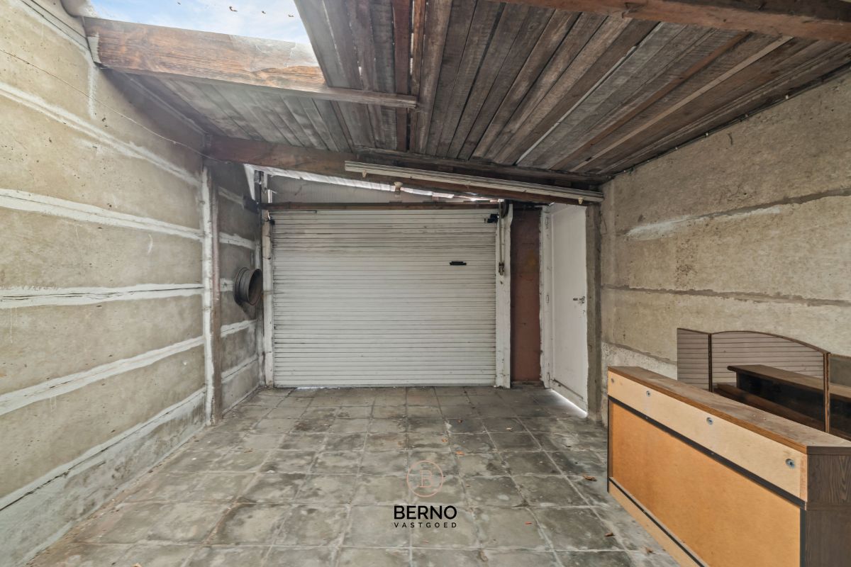 Rustig gelegen woning met garage en tuin. foto 13