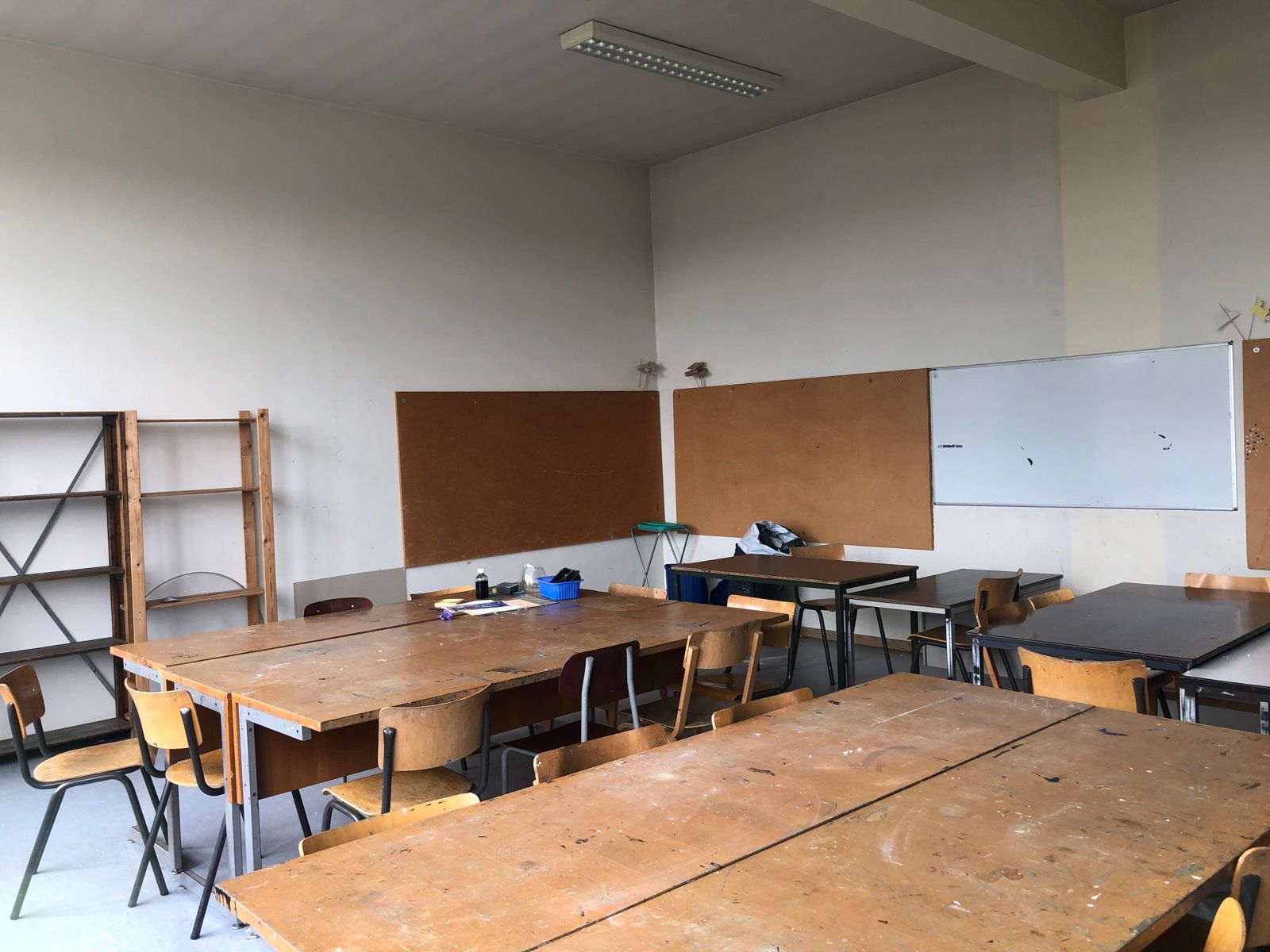 Multifunctioneel kantoorgebouw met parking foto 13