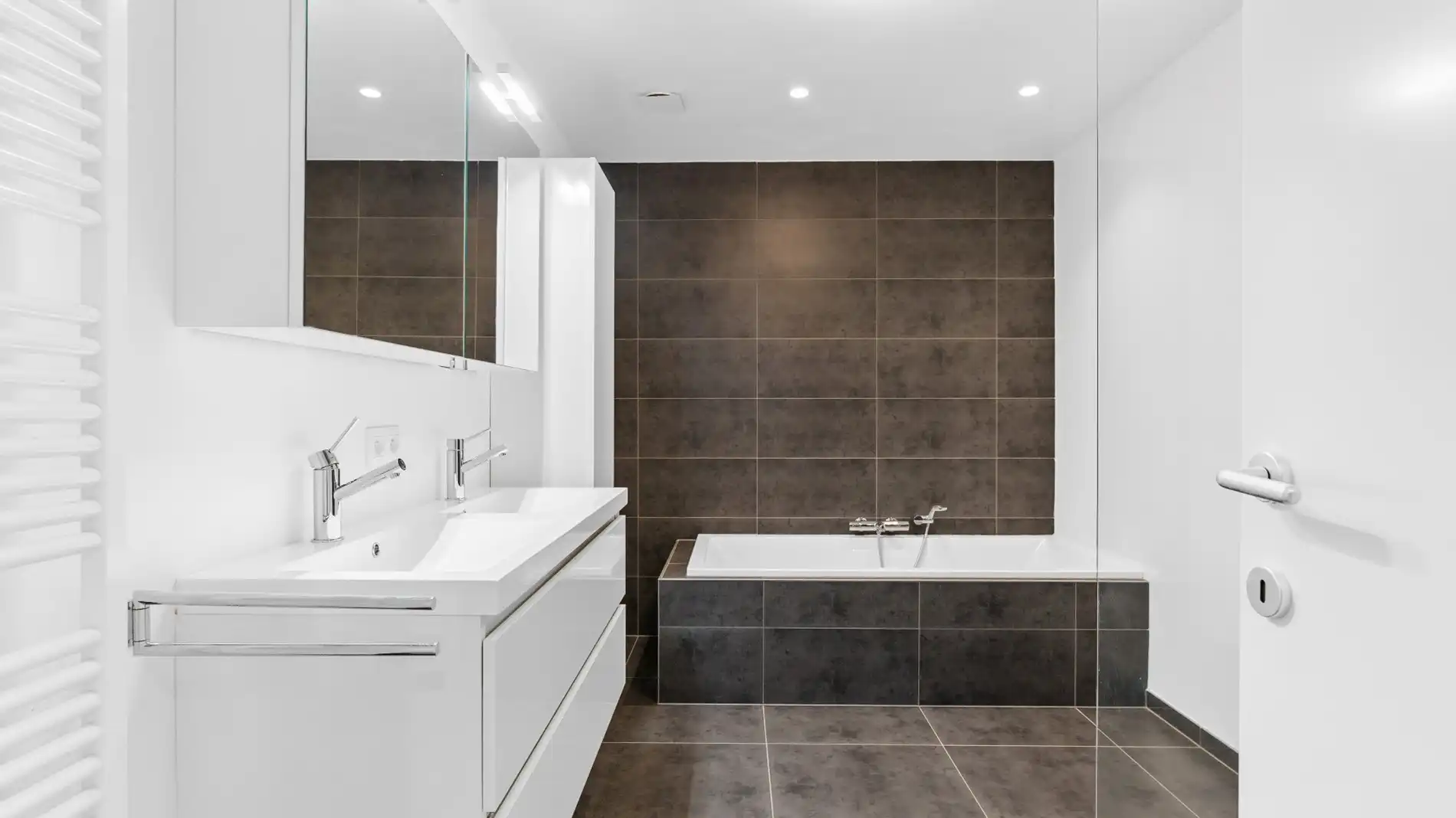 LINDEN - Recente woning met 3 slpk en tuin foto 8