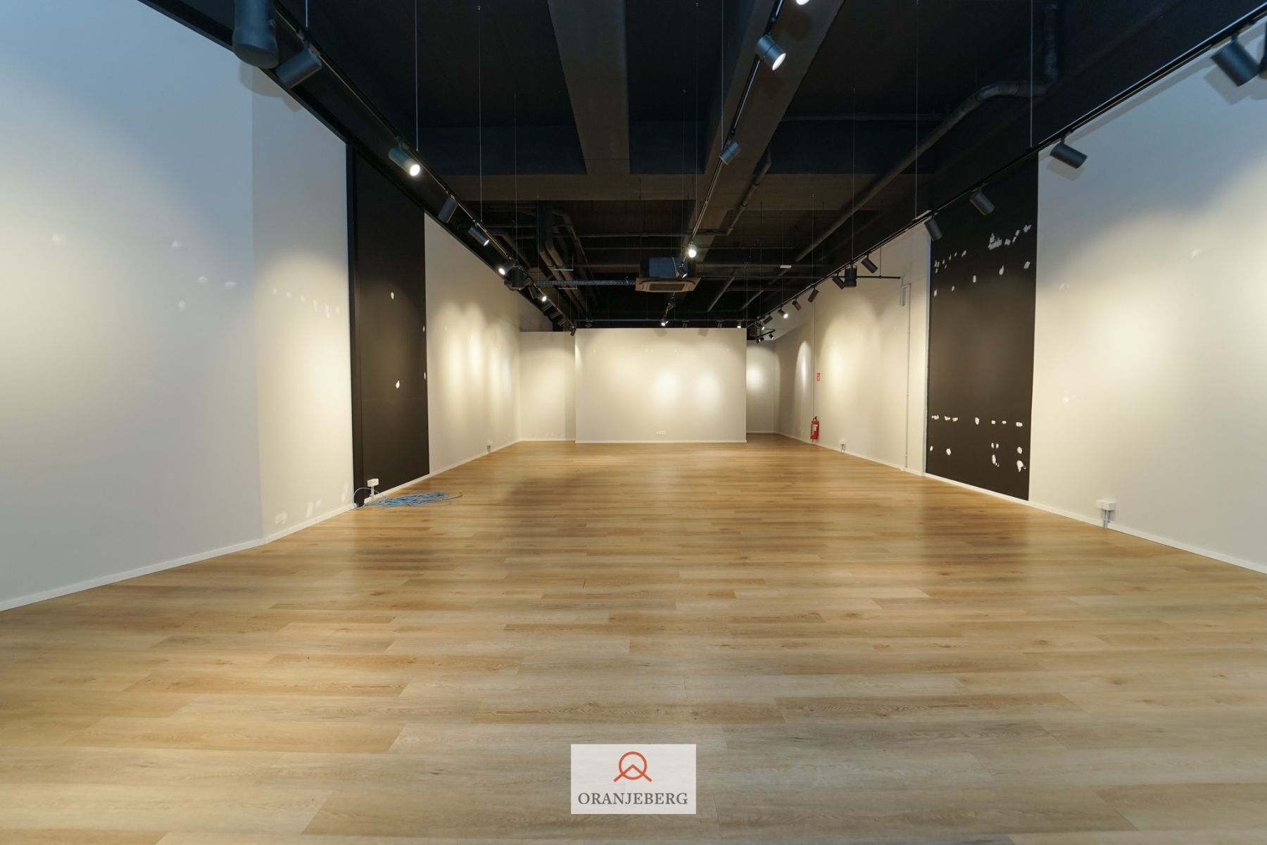 Stijlvol handelspand te huur omgeving Kouter foto 3