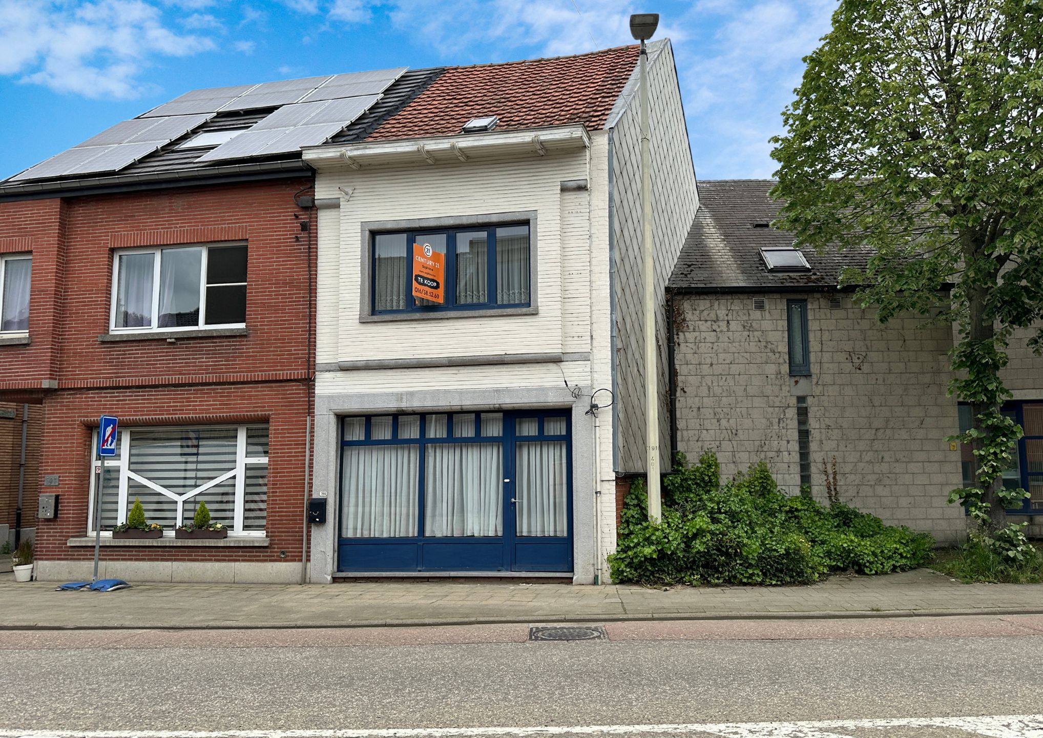 Goed gelegen woning met veel potentieel en tuintje foto 1