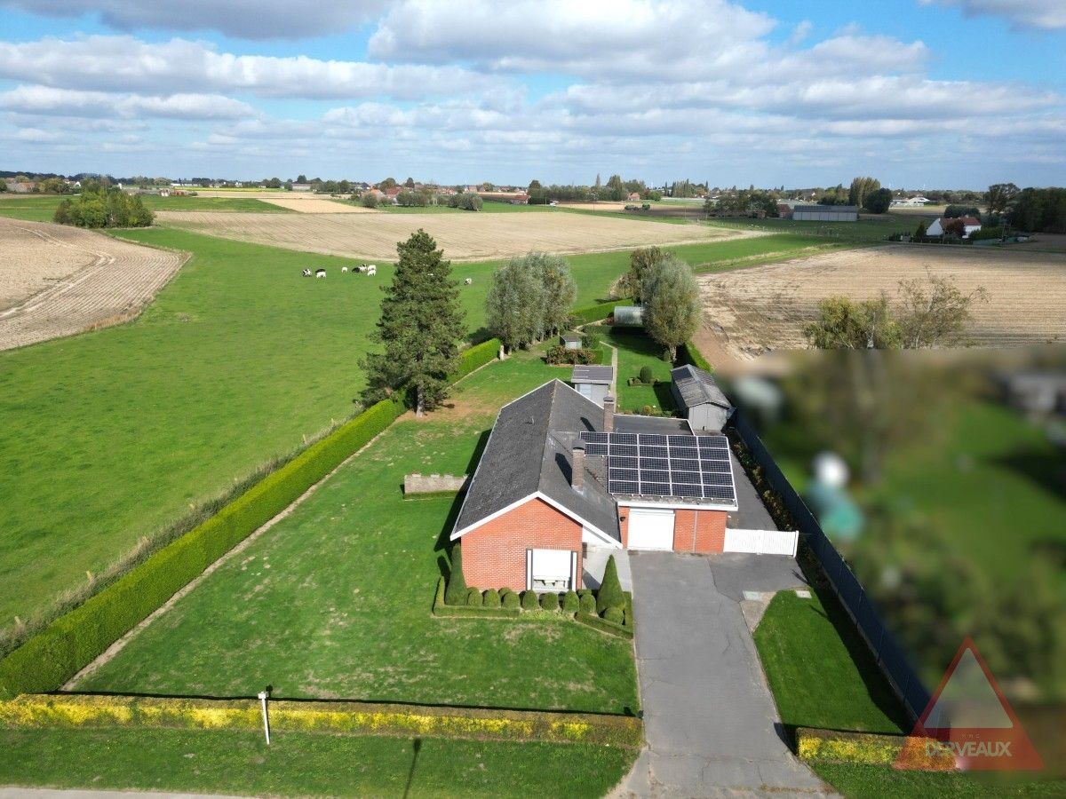 Moorslede – Vrijstaande woning op ruim perceel met uitzicht over de velden foto 3