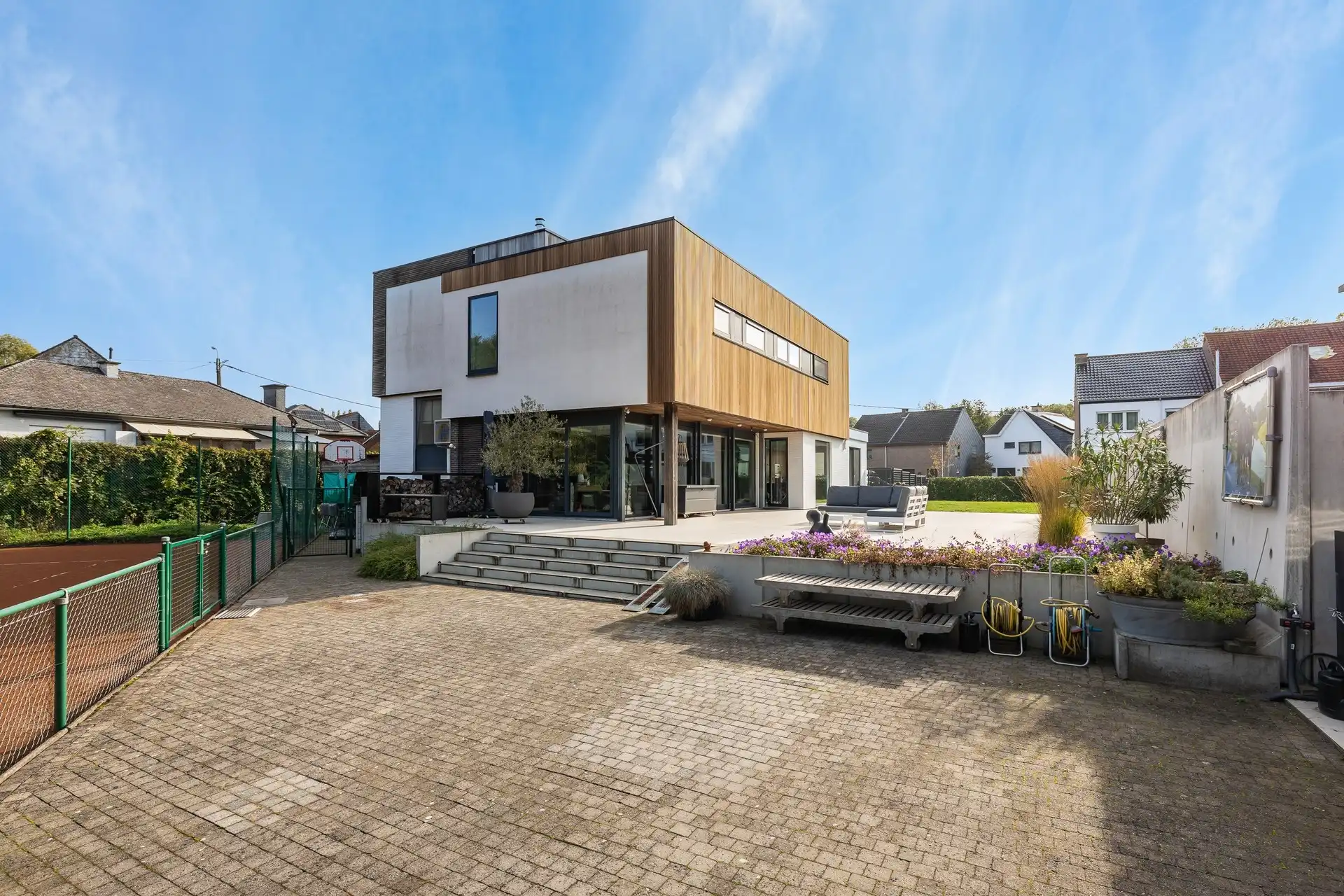 Exclusieve woning met 5 slaapkamers, tennisplein, poolhouse en ruime tuin foto 41