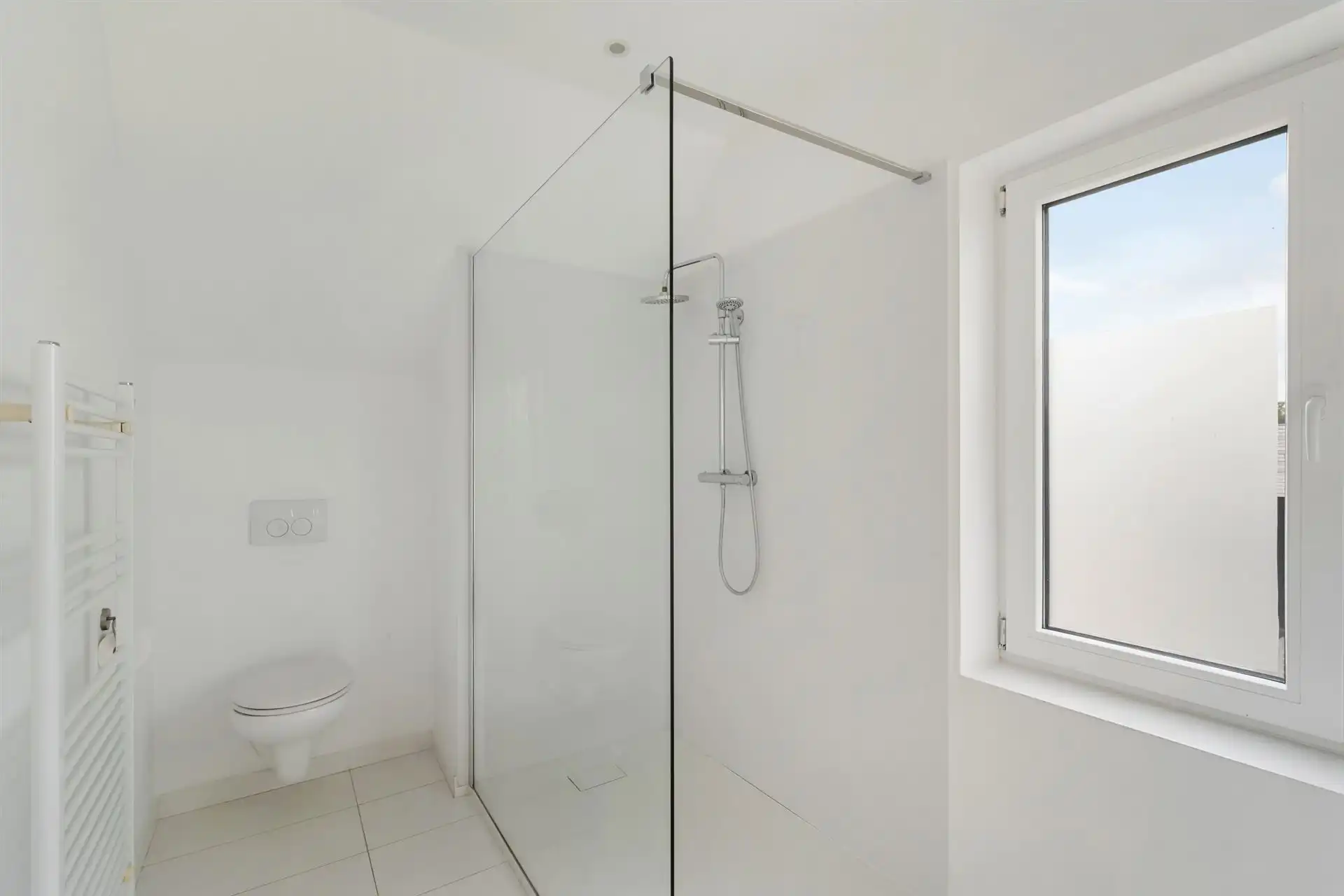 Ideaal kantoorgebouw/praktijk met appartement/extra kantoor foto 25