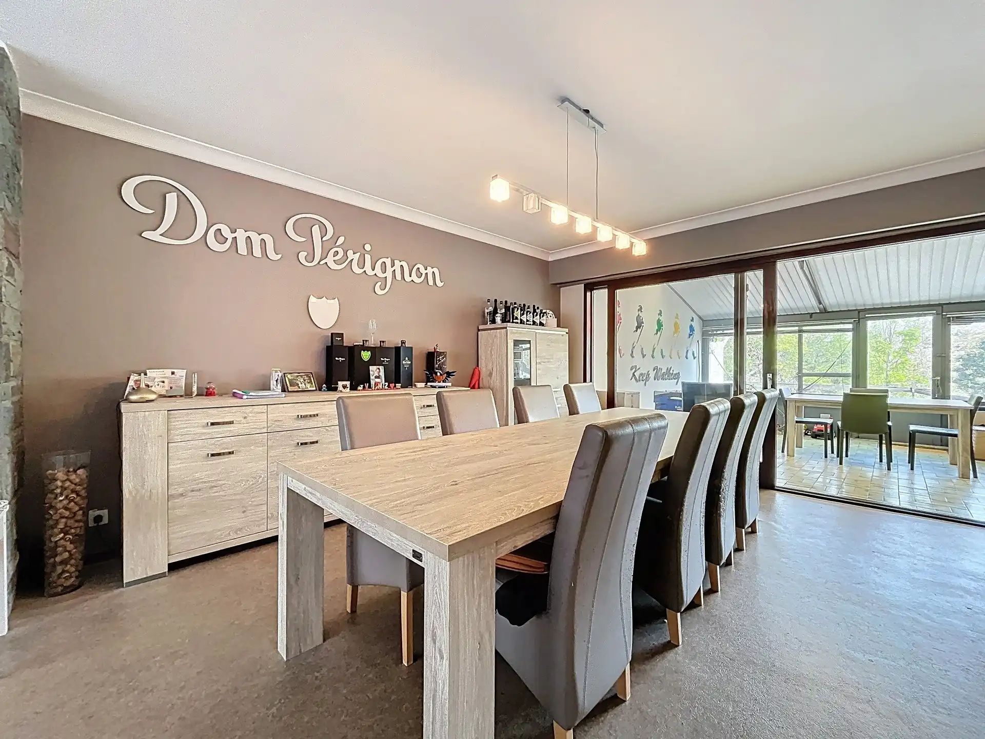 Ruime woning met 4 slaapkamers en garage gelegen in gunstige omgeving te Zwijndrecht! foto 3