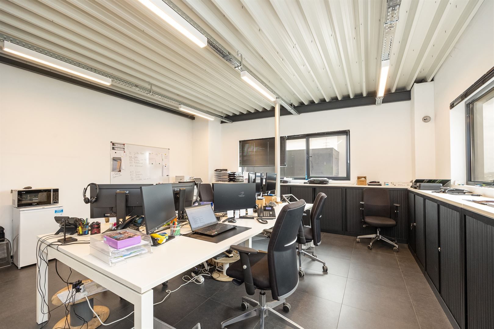 Moderne KMO-unit aan Vaartkaai foto 15