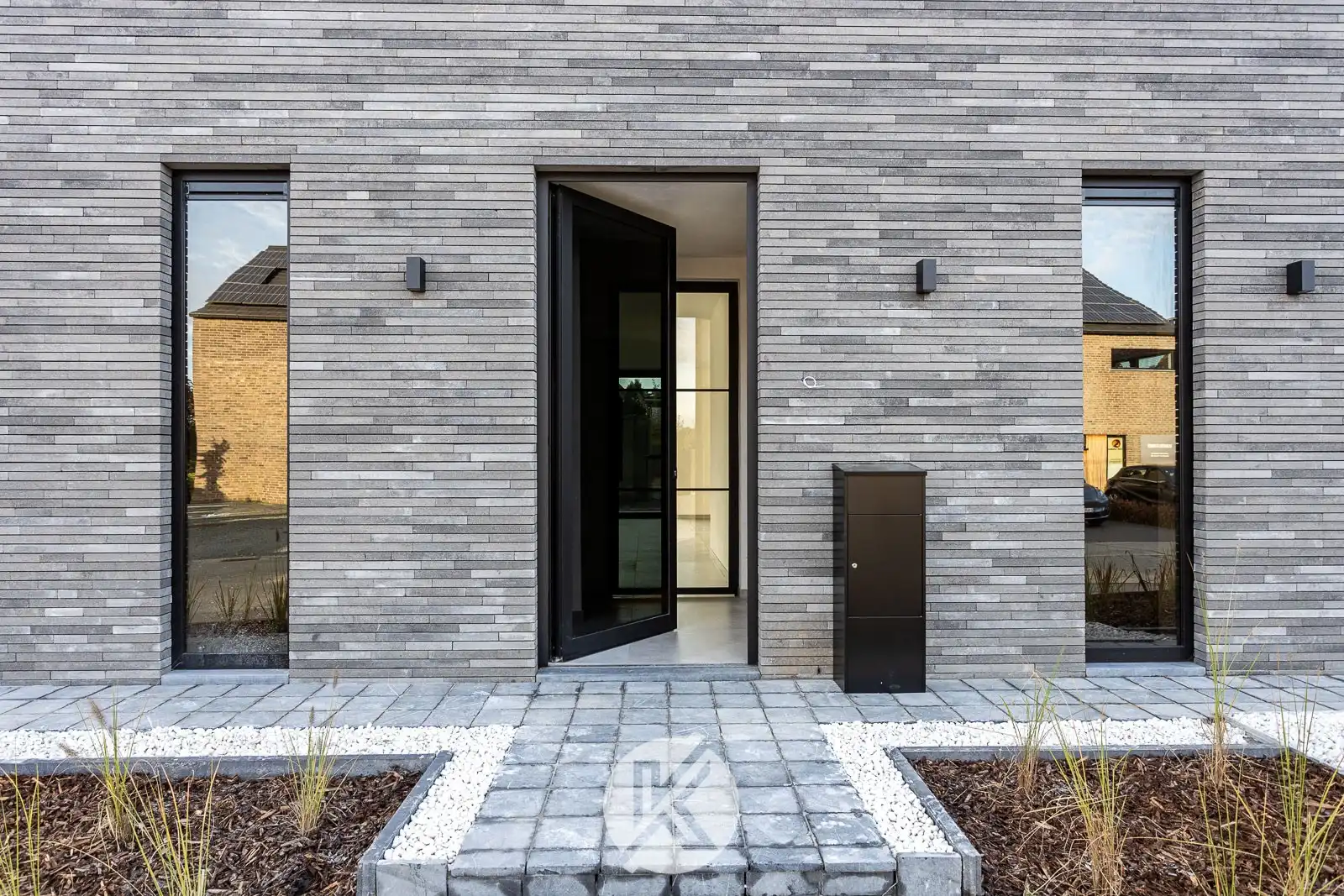 Halfopen nieuwbouwwoning met vlotte bereikbaarheid foto 3