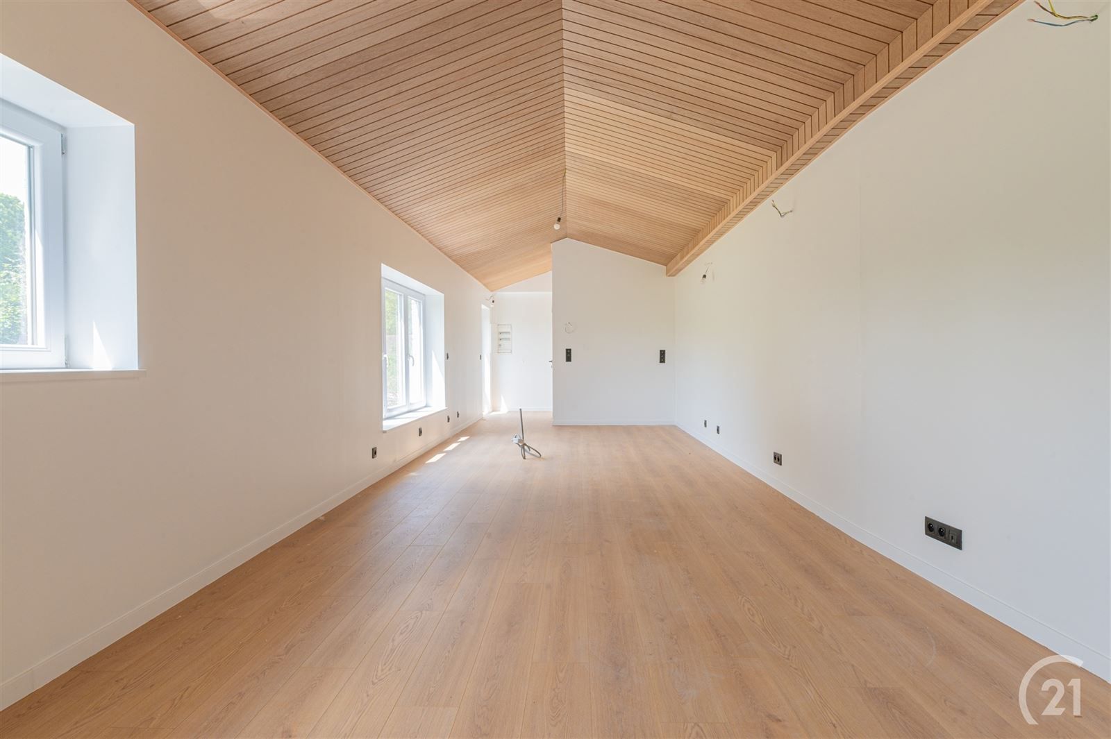 Magnifiek gerenoveerde woning met bijgebouw en parkeergelegenheid foto 7