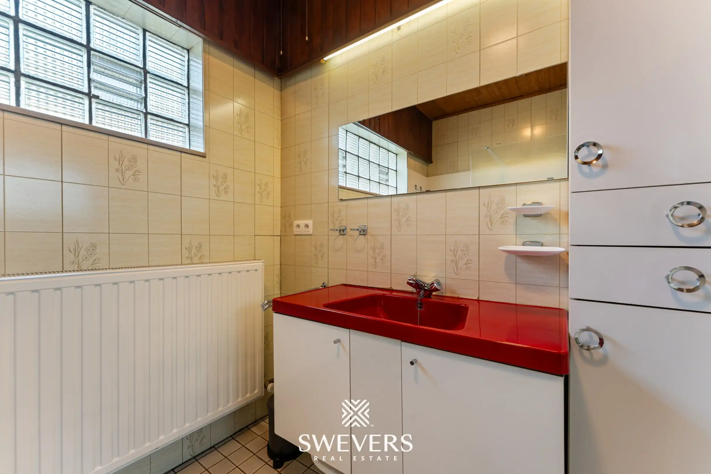 Knusse, te moderniseren woning met 3slpk op 7a61 te Heusden-Zolder foto 16