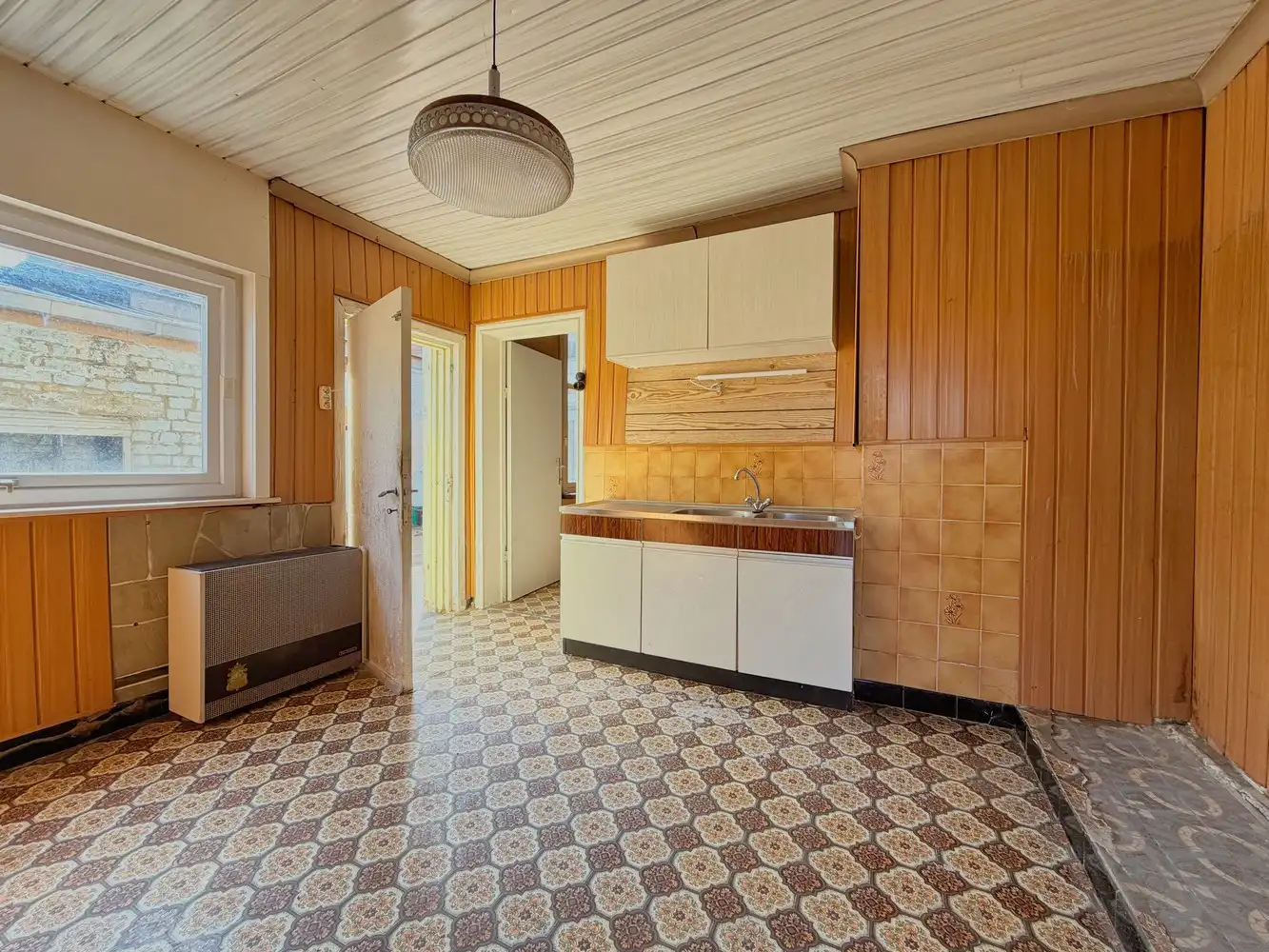 Ruime woning met polyvalente ruimte, zonnige tuin en tal van mogelijkheden foto 7