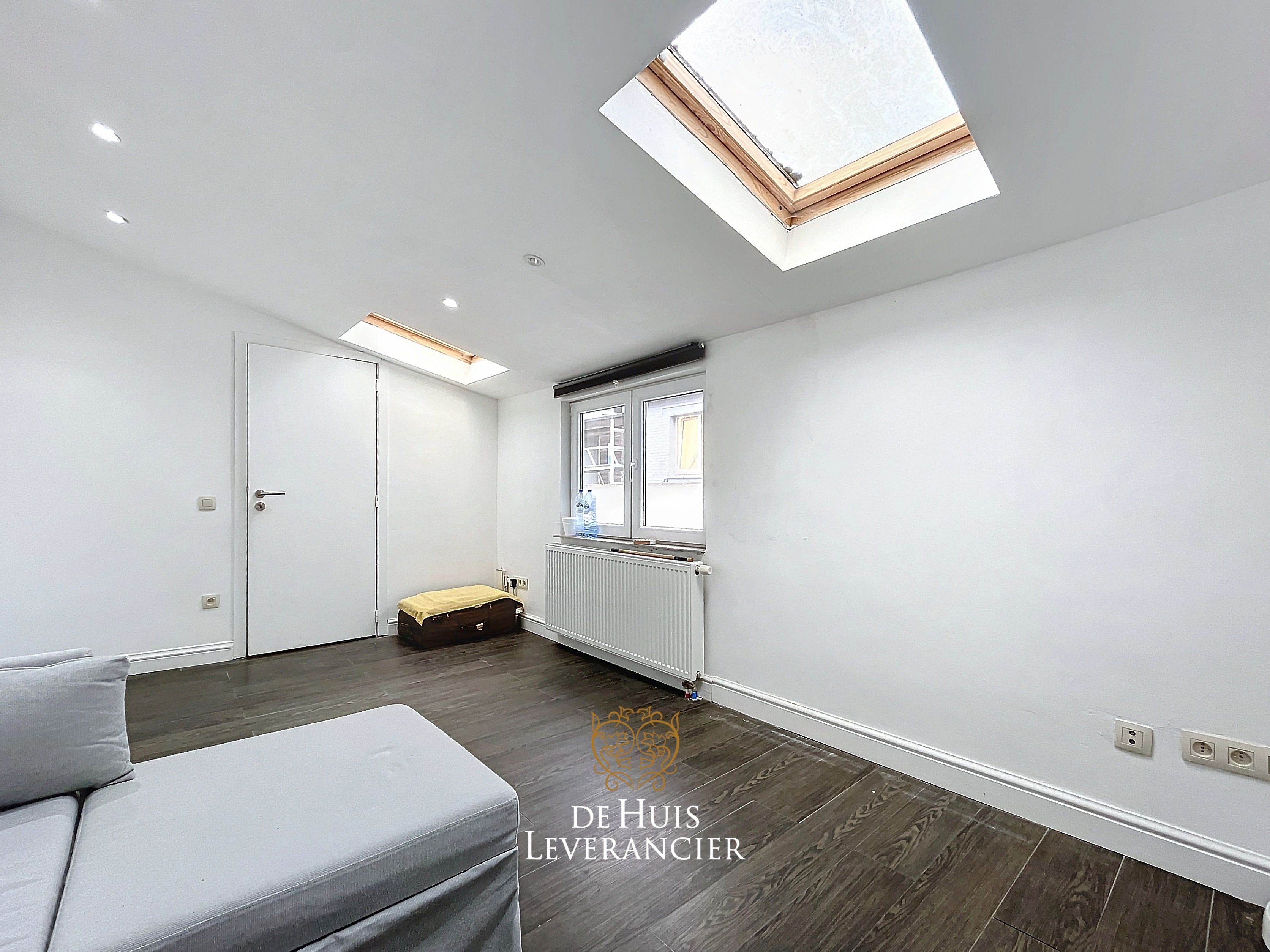 RUIME woning te koop (8 slpks, 2 badk) die ook perfect als tweewoonst kan dienen foto 38