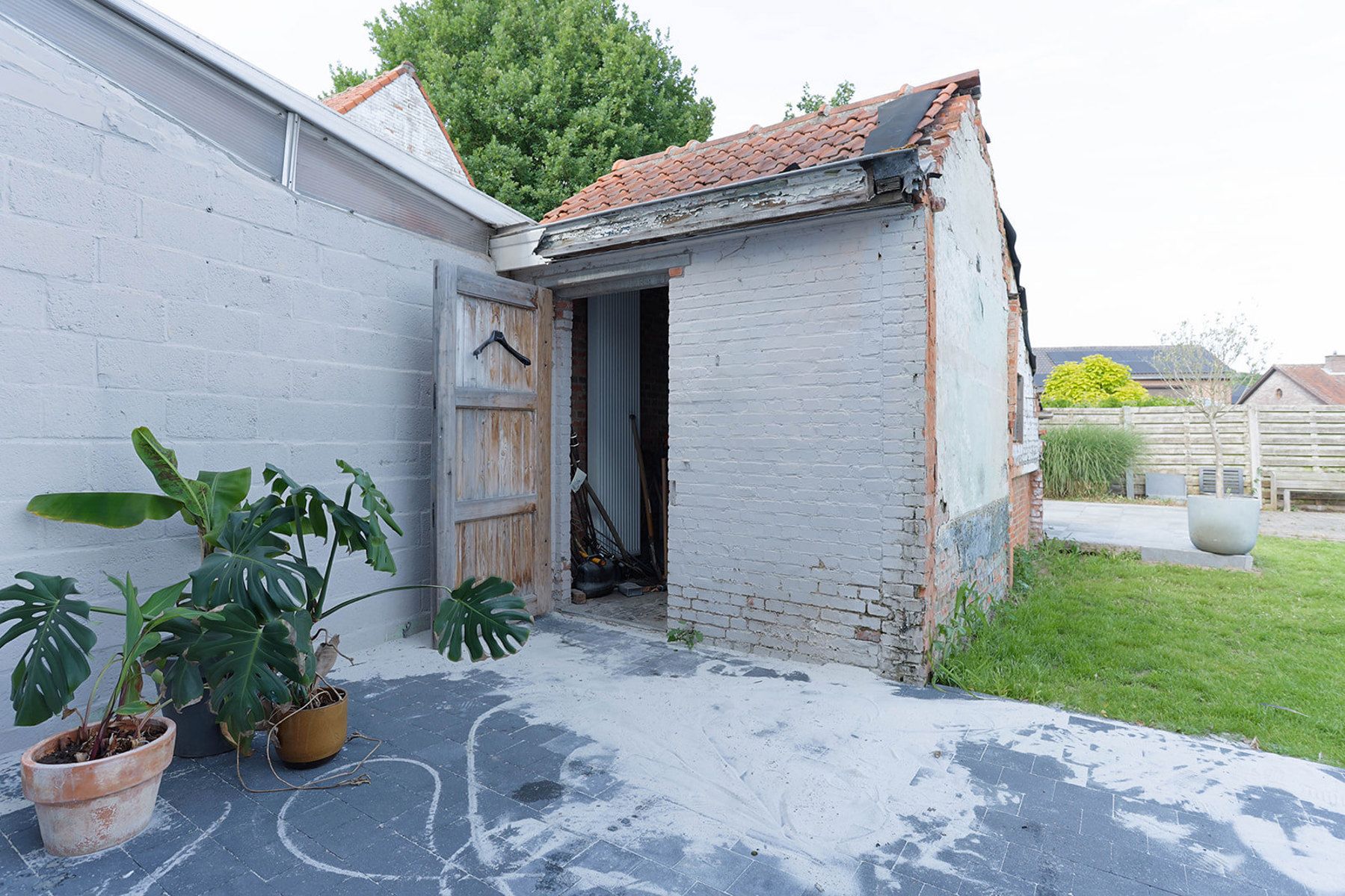 Instapklare woning met nieuwe aanbouw, 3 slks. en tuin foto 22