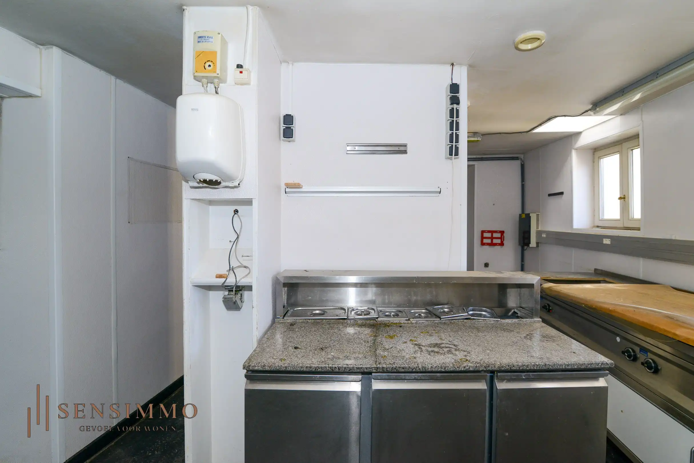 Spectaculair handelspand met geschiedenis en charme in centrum Bree foto 22