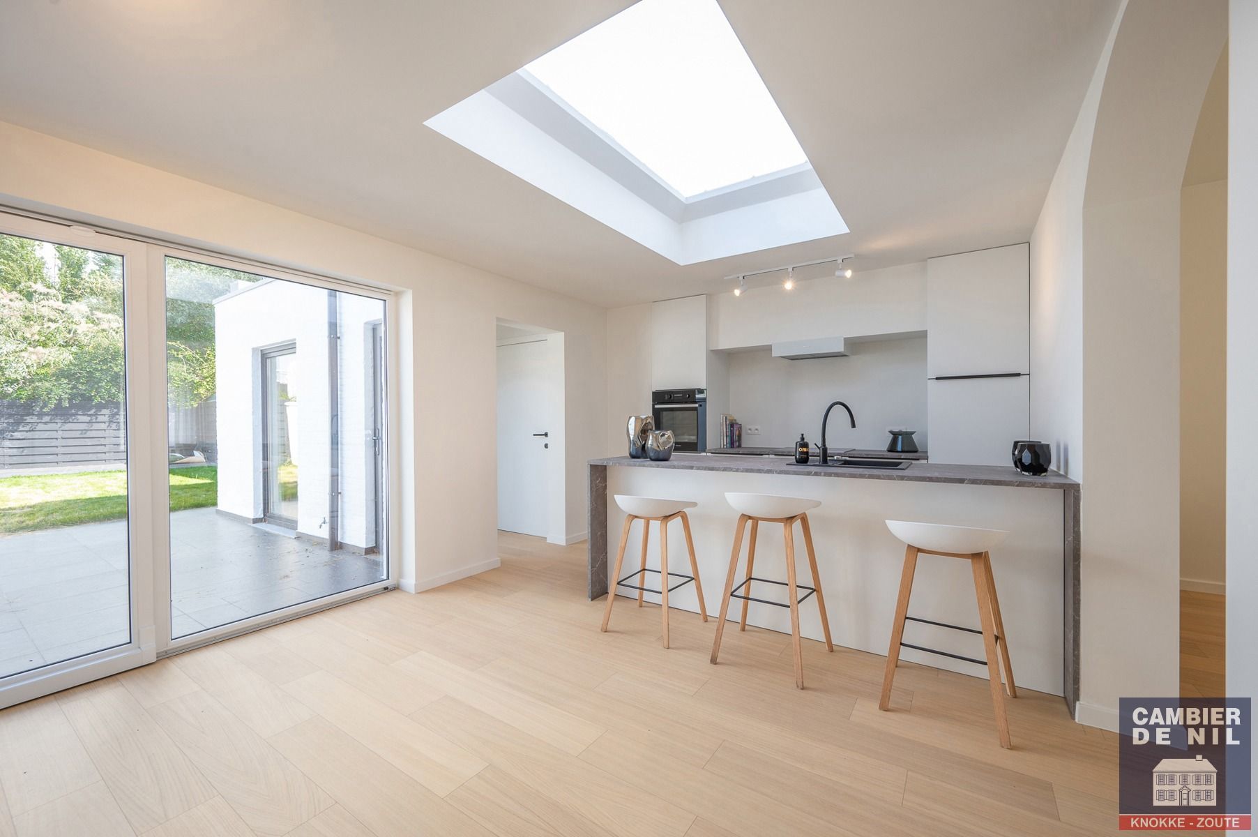 Magnifiek gerenoveerde woning te Heist-aan-zee  foto {{pictureIndex}}