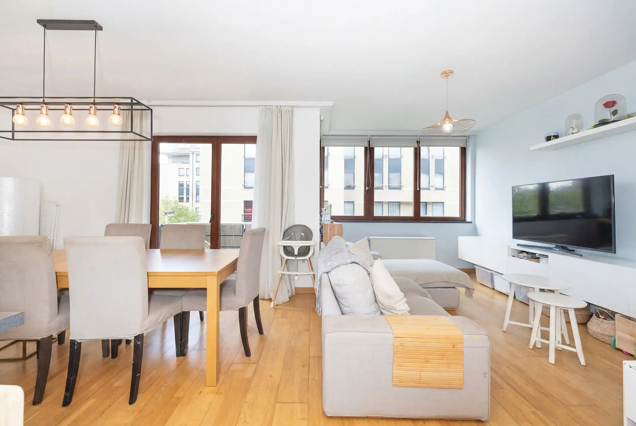 Appartement met 2 slaapkamers + P foto {{pictureIndex}}