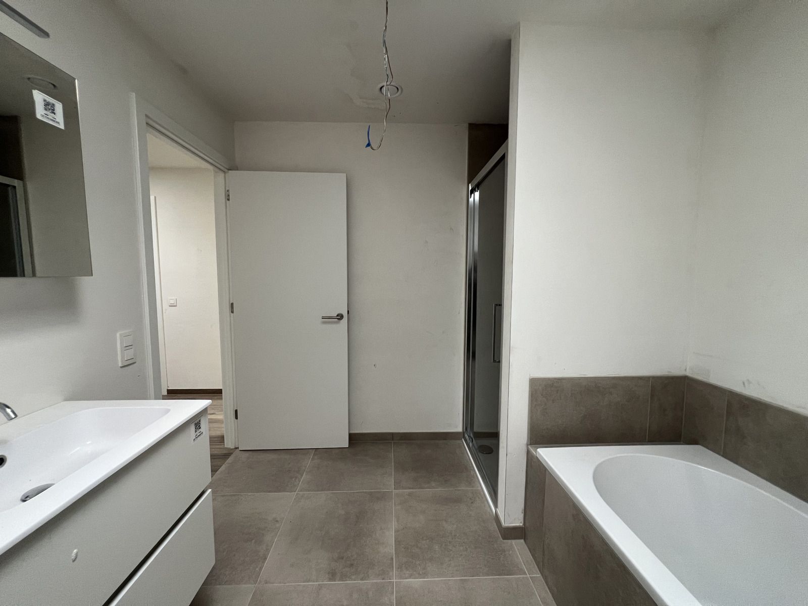 Te huur - Nieuwbouwwoning met  zonnige tuin en carport foto 5