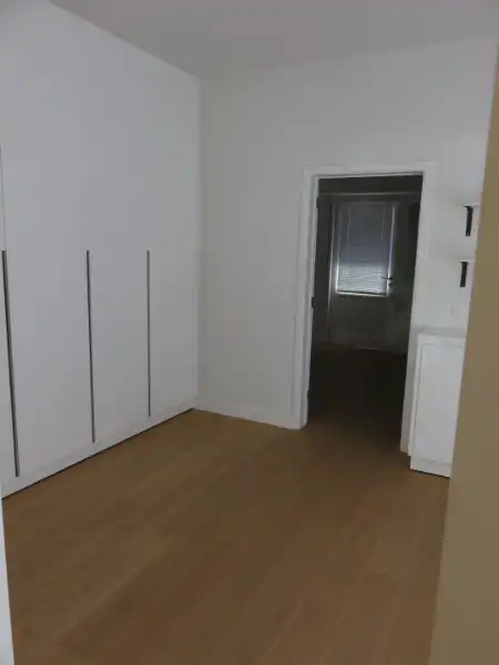 Mooi handelsgelijkvloers in centrum Hove foto 7