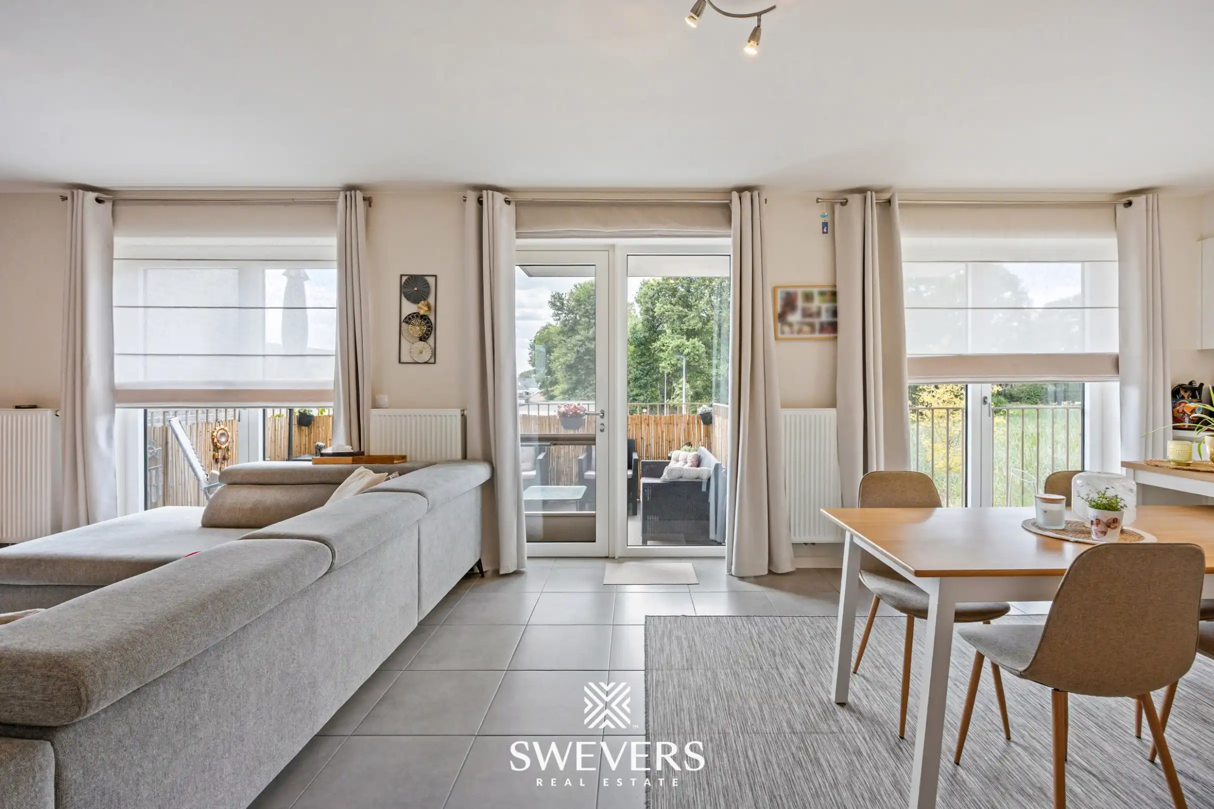 Gezellig 2-slaapkamerappartement met terras en autostaanplaats foto {{pictureIndex}}