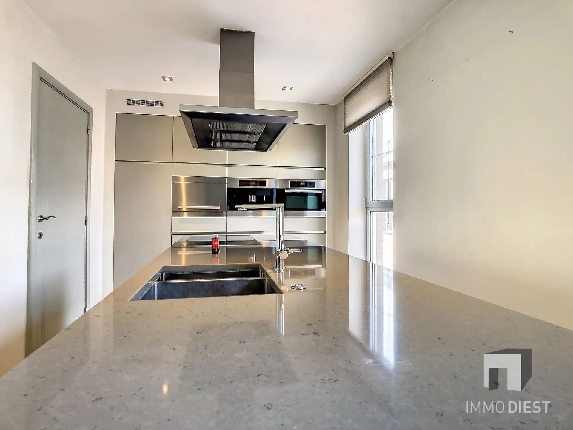 Knappe duplex met zicht op park en Demer - 3 slpks en parking foto 8