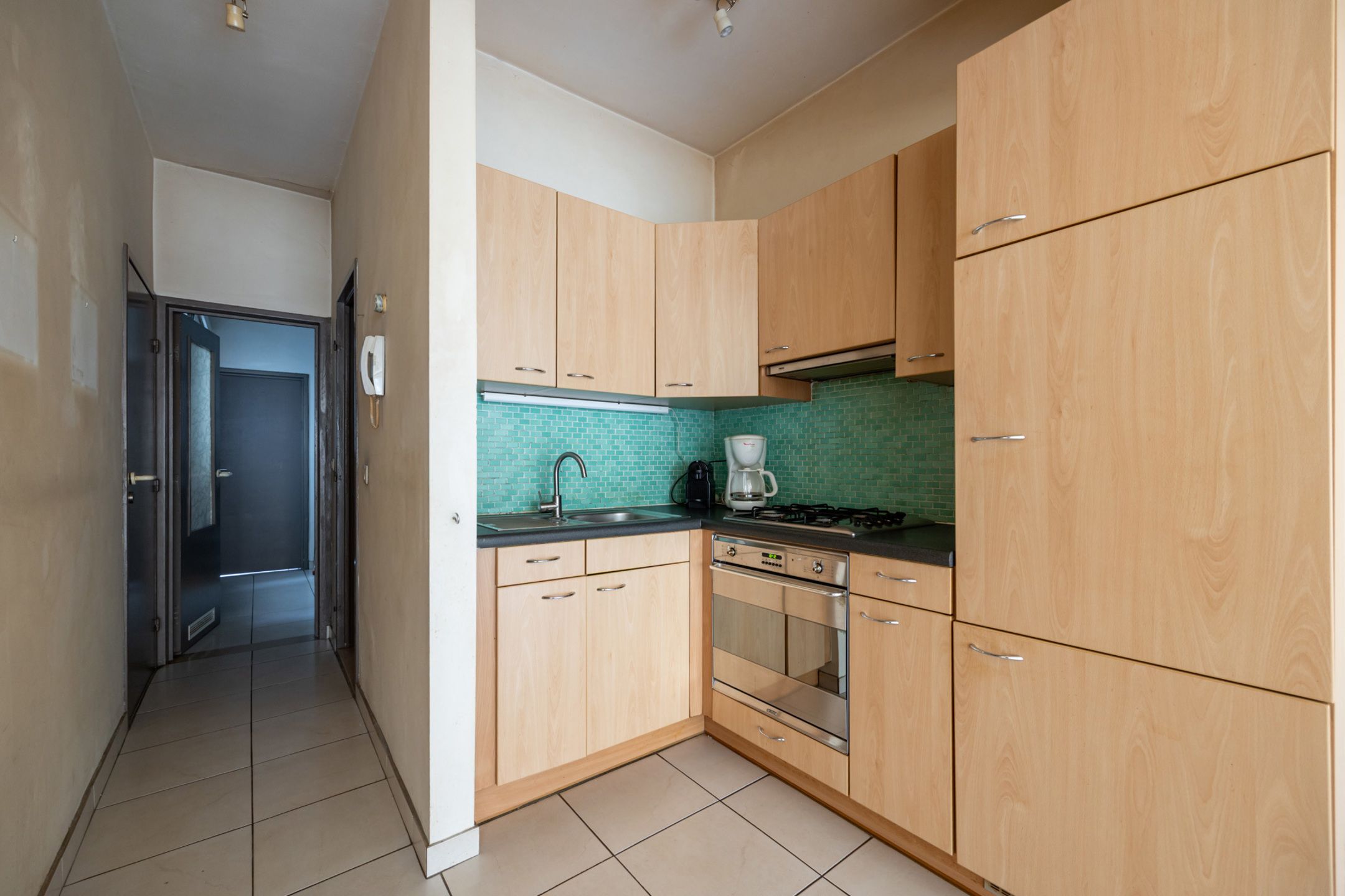 ANTWERPEN - Eén slaapkamer appartement met staanplaats foto 3