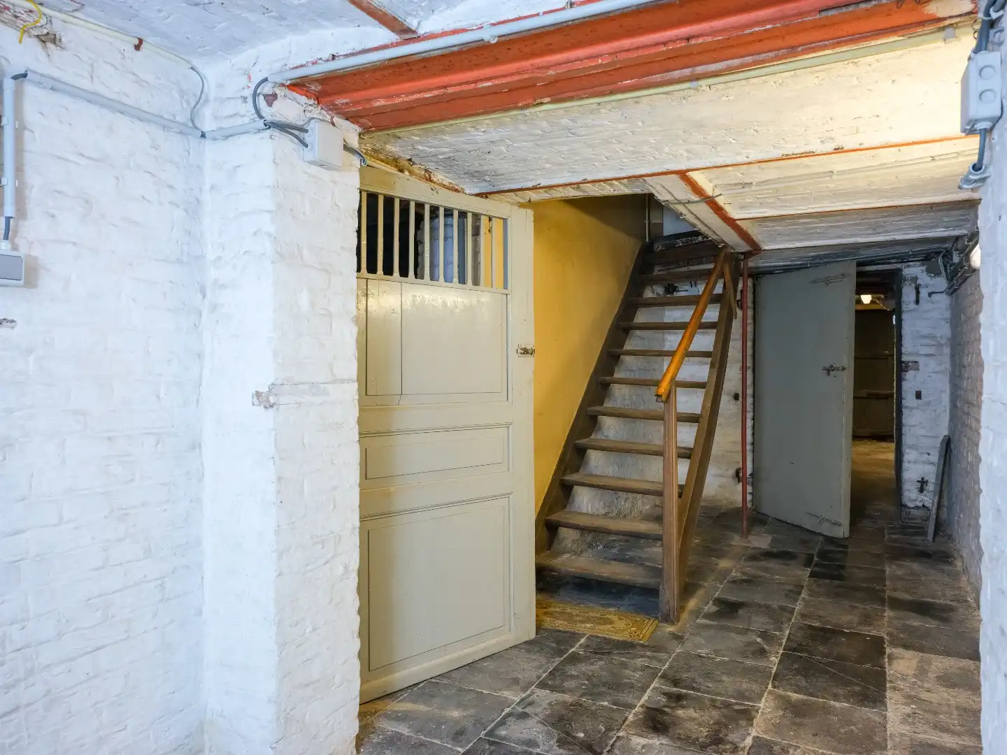 Ruime pastorie met 4 slaapkamers, tuin en garage te Emelgem foto 28