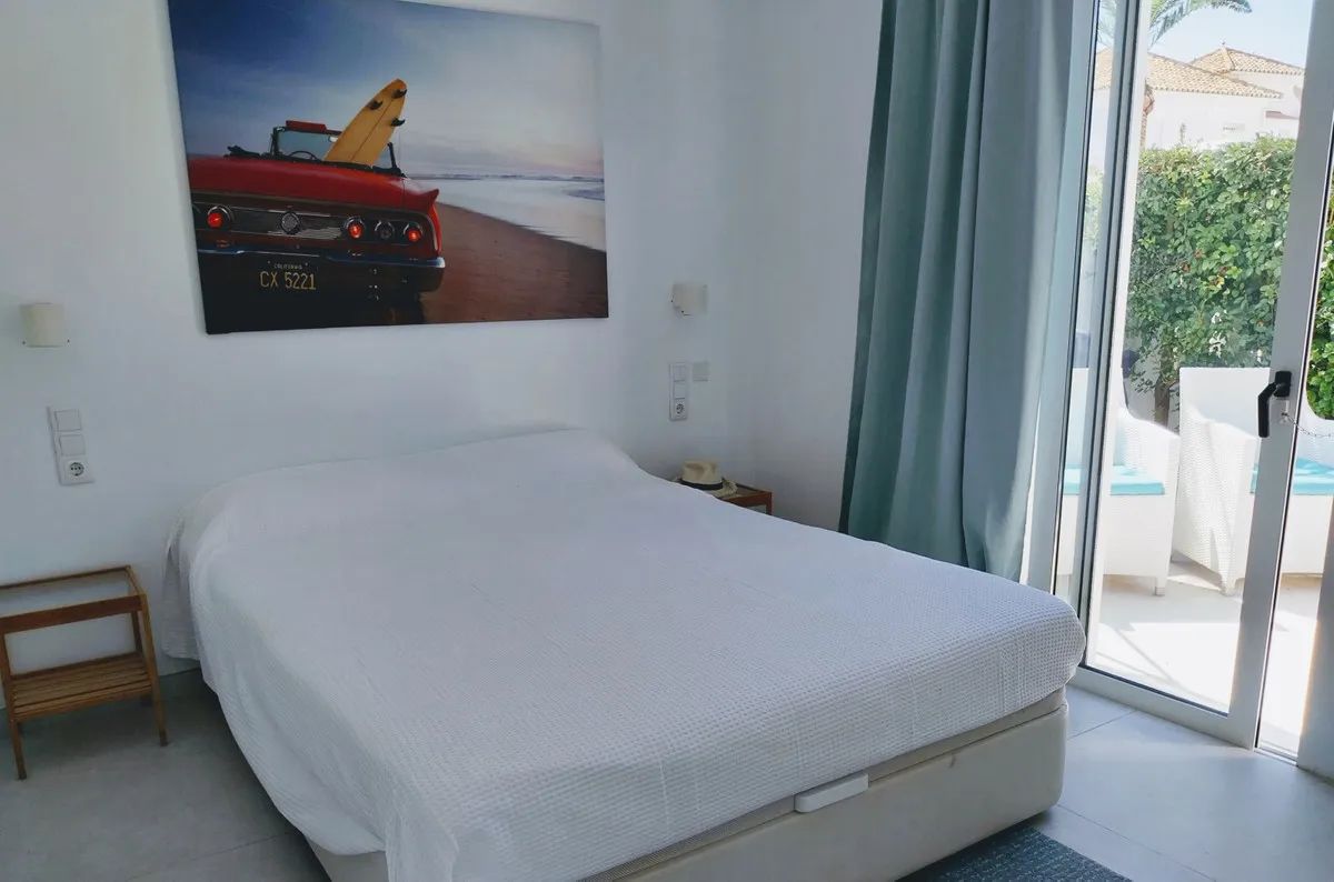 Unieke villa op wandelafstand van het strand in Marbesa: luxe wonen met uitzicht tot Gibraltar foto 10