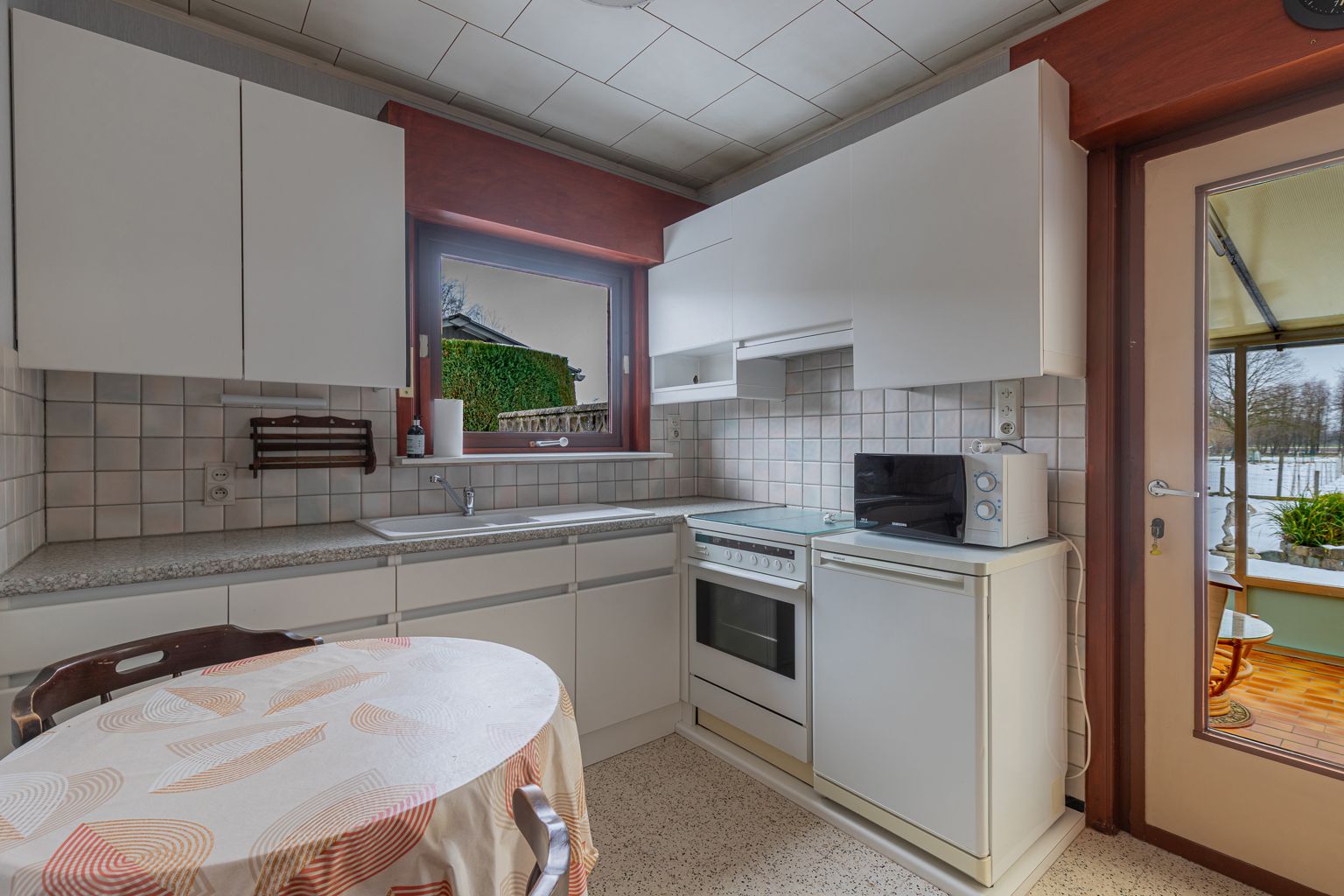 Charmante op te frissen bungalow in het rustige Opwijk foto 6