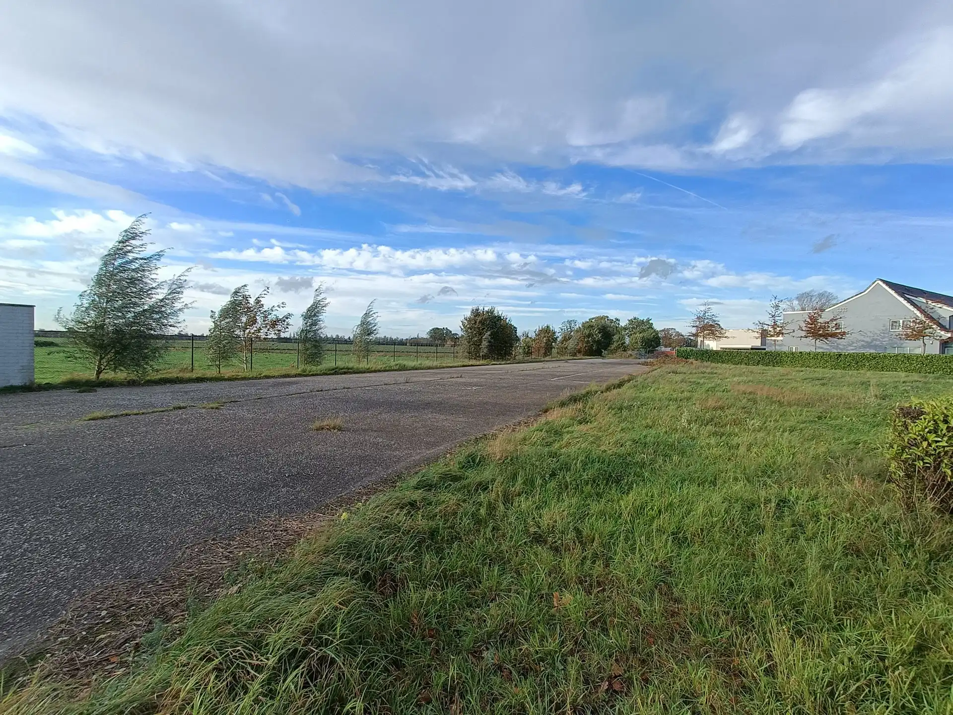 KMO-grond te koop nabij Nederlandse grens foto 2