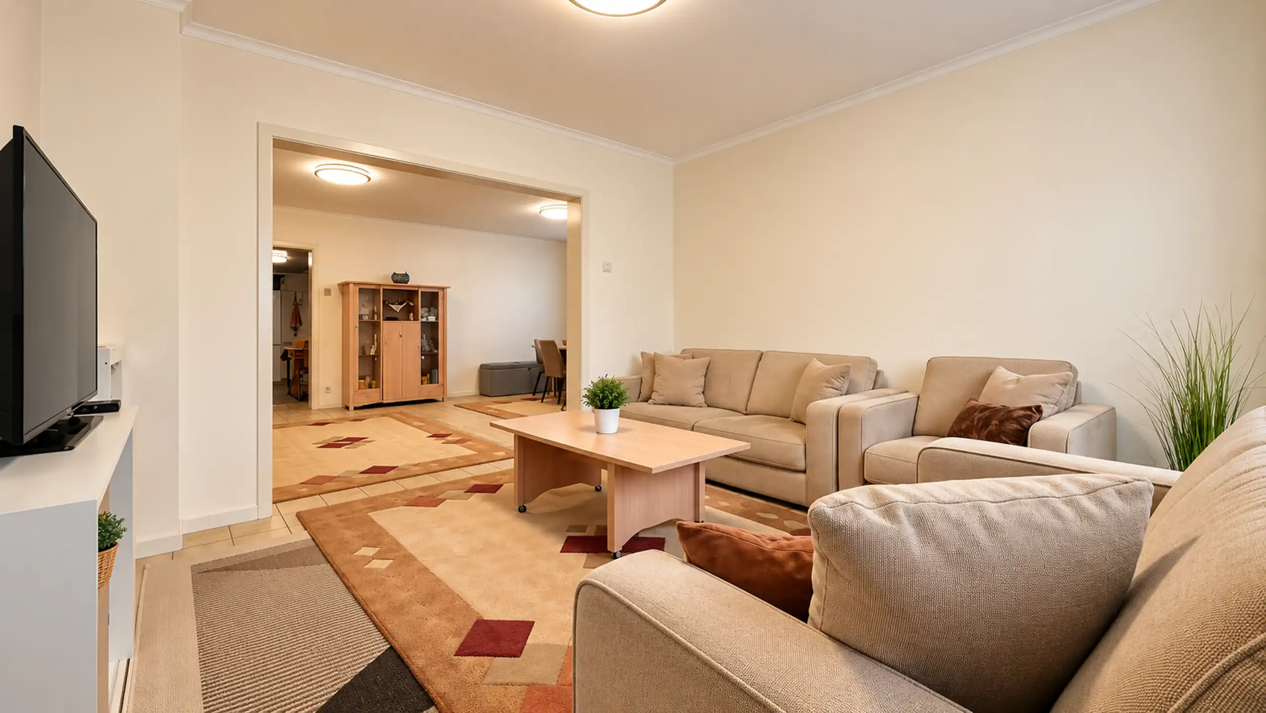 Ruime woning met 3slpk, tuin en garage op toplocatie! foto 4
