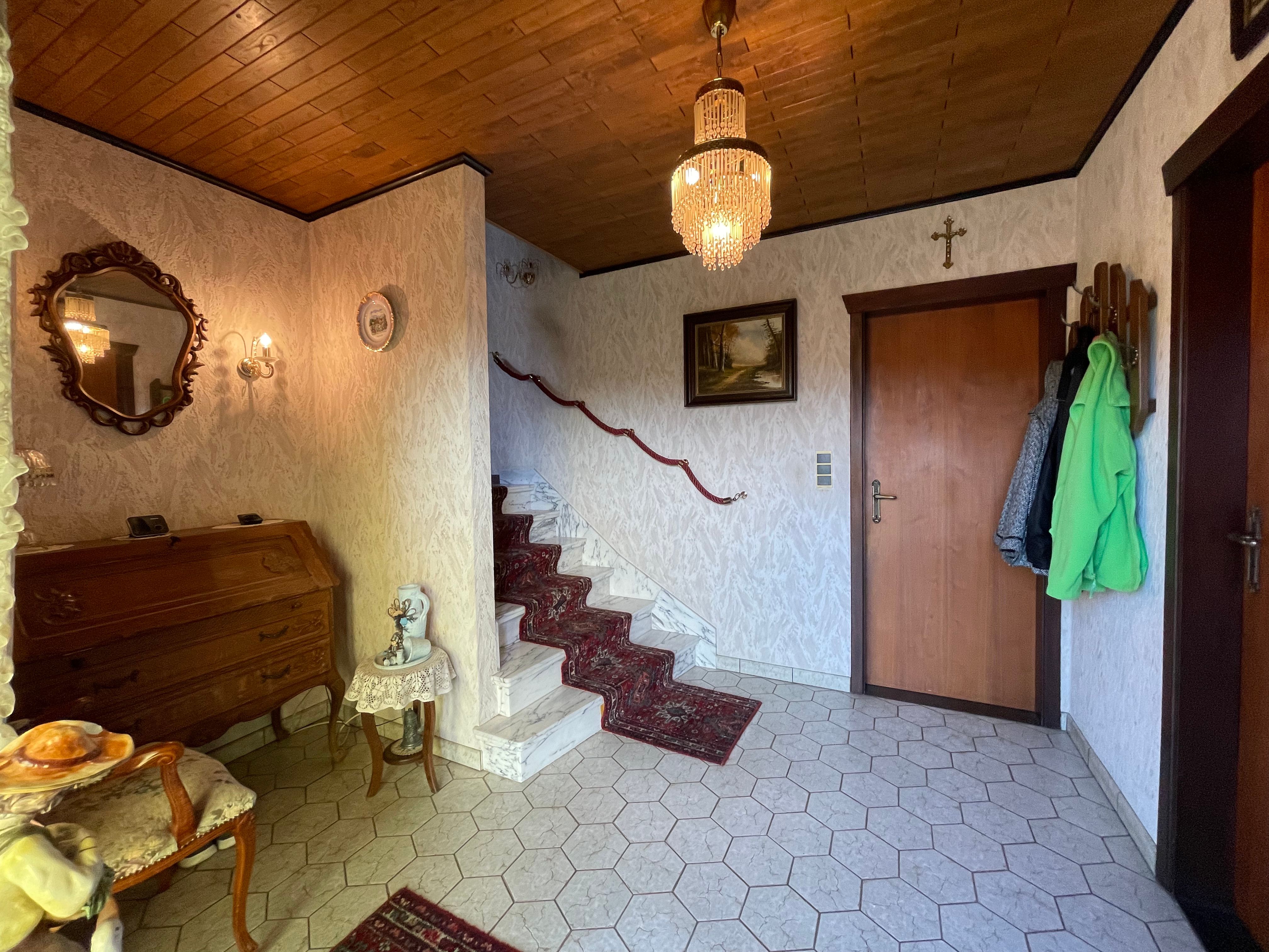 Woning met 3 slpks, ruime tuin foto 2