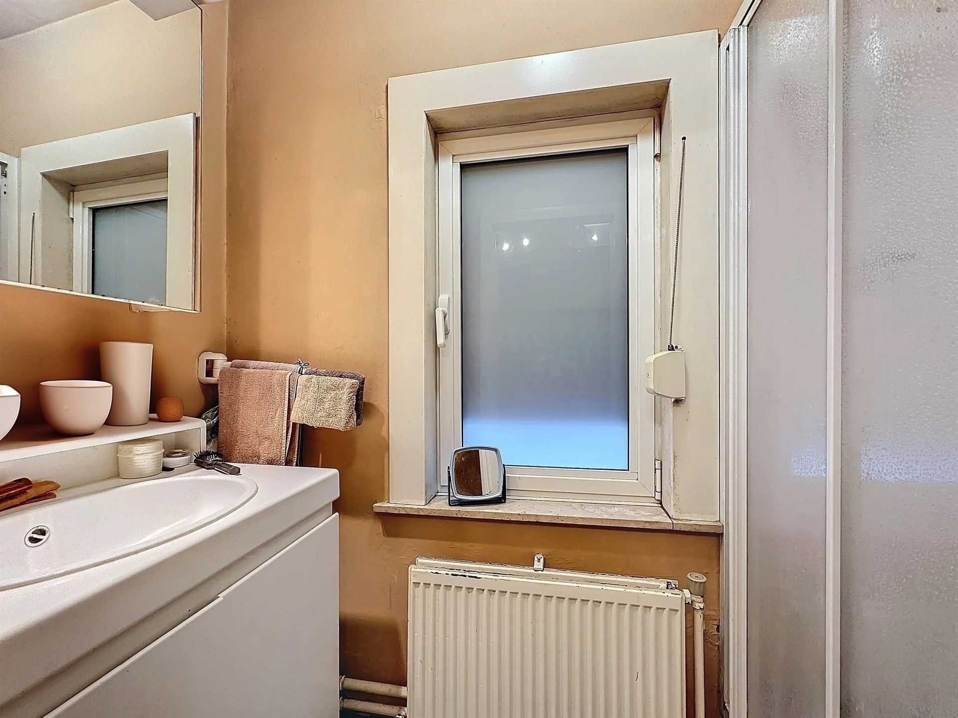 Charmante woning met garage op perceel van 522m² foto 8
