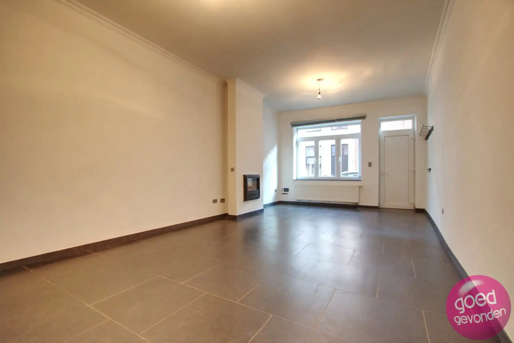 STADSHUIS - 3 SLK - ZEER RUIM TERRAS - INSTAPKLAAR - RUSTIG foto 4