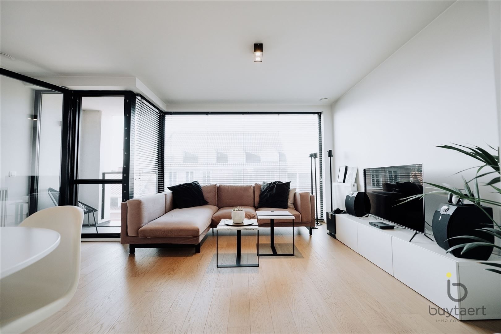 STIJLVOL APPARTEMENT IN HARTJE SCHILDE MET ZONNIG TERRAS! foto 9