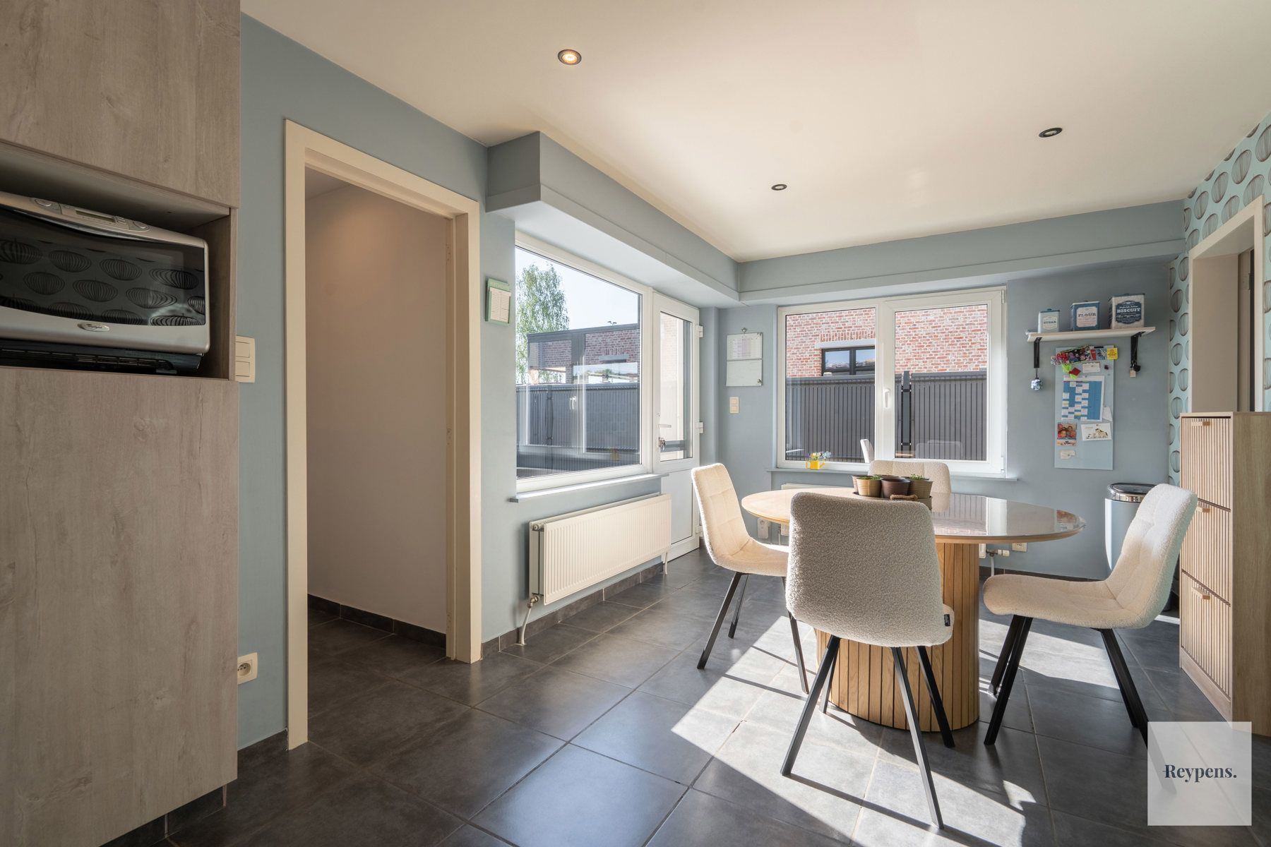 Instapklare woning met grote zonnige tuin op toplocatie! foto 9