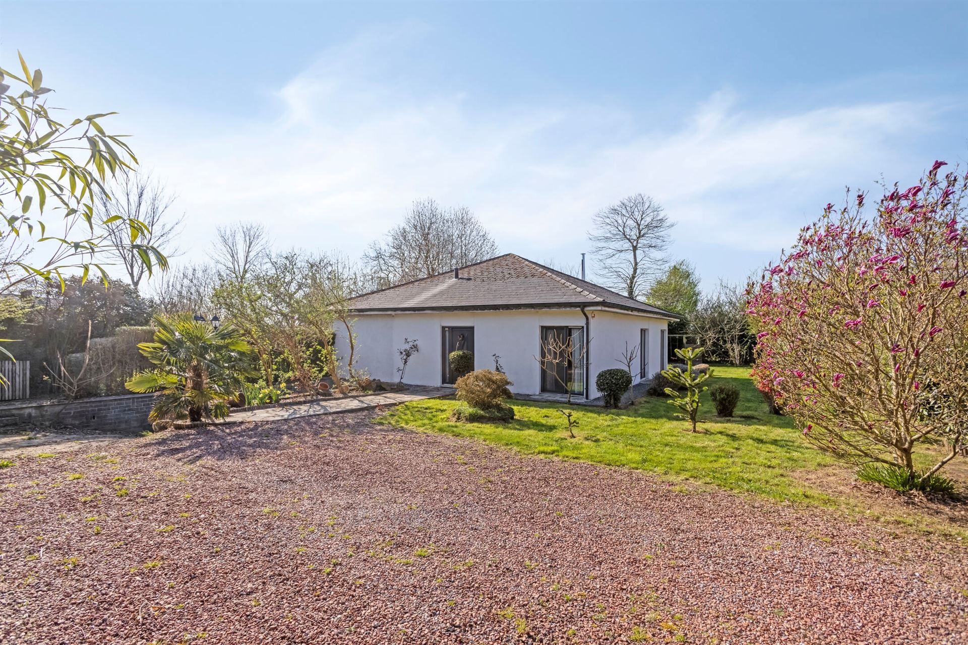 Hoofdfoto van de publicatie: Charmante bungalow op een prachtig perceel in rustige wijk