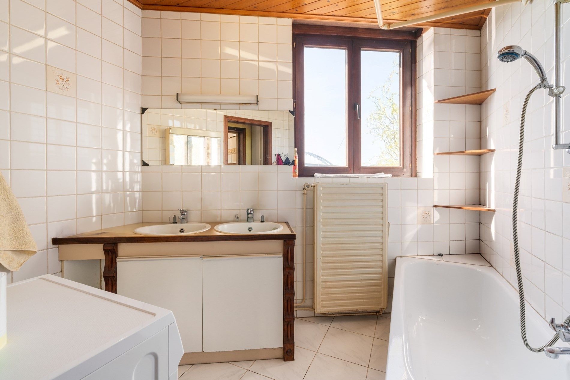 Hoekwoning met veel potentieel te Zwankendamme foto 13
